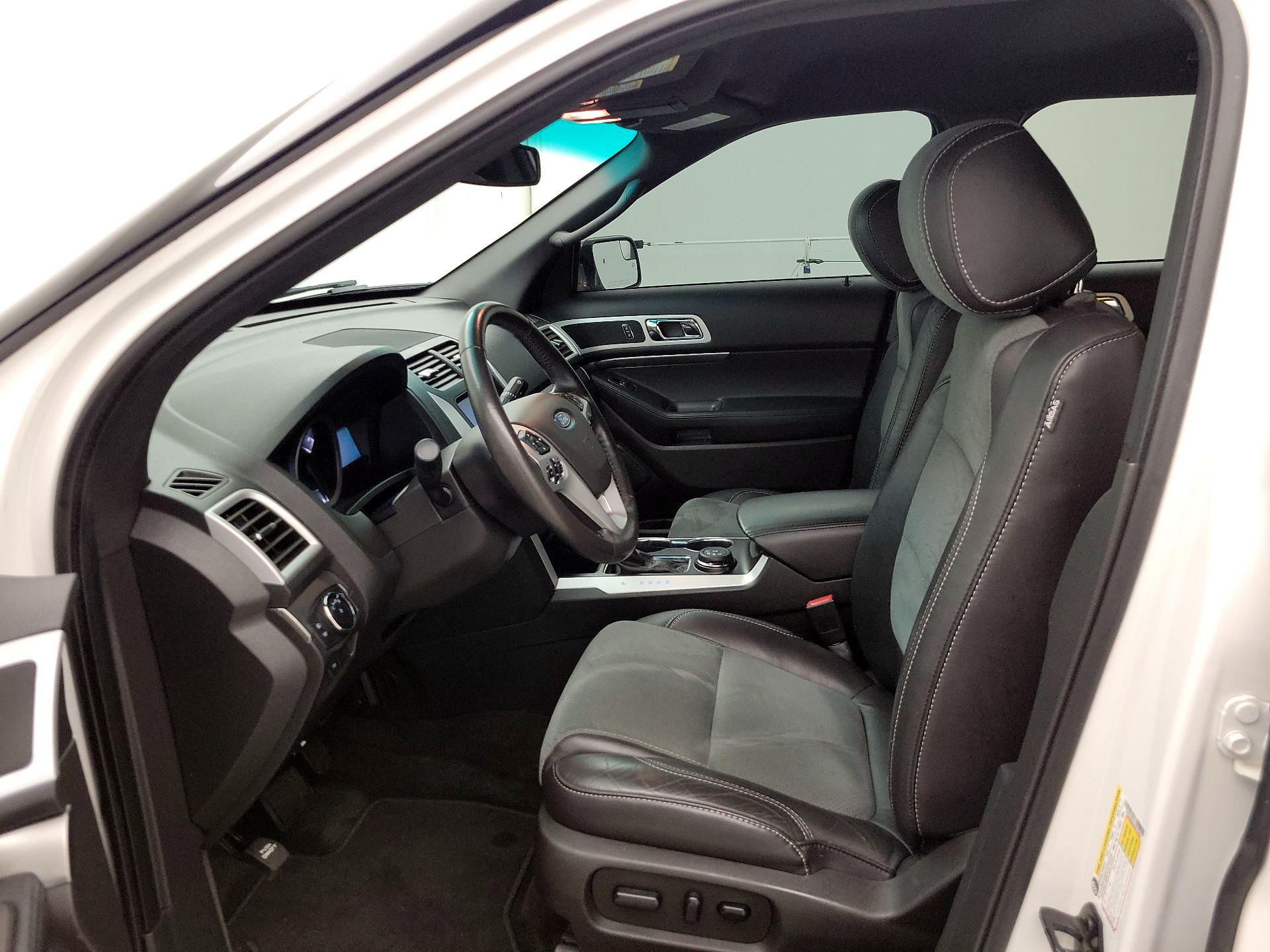 Thumbnail: 2015 Ford Explorer - 11