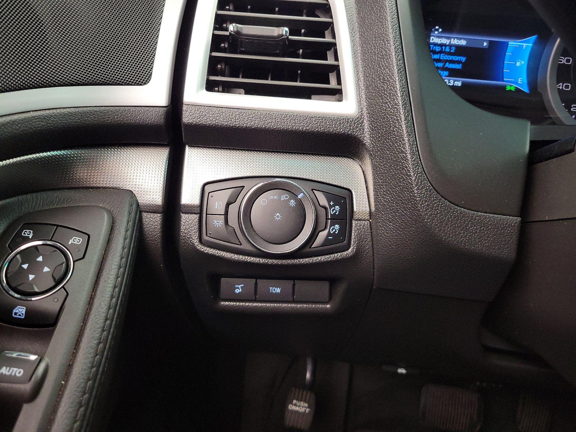 Thumbnail: 2015 Ford Explorer - 13