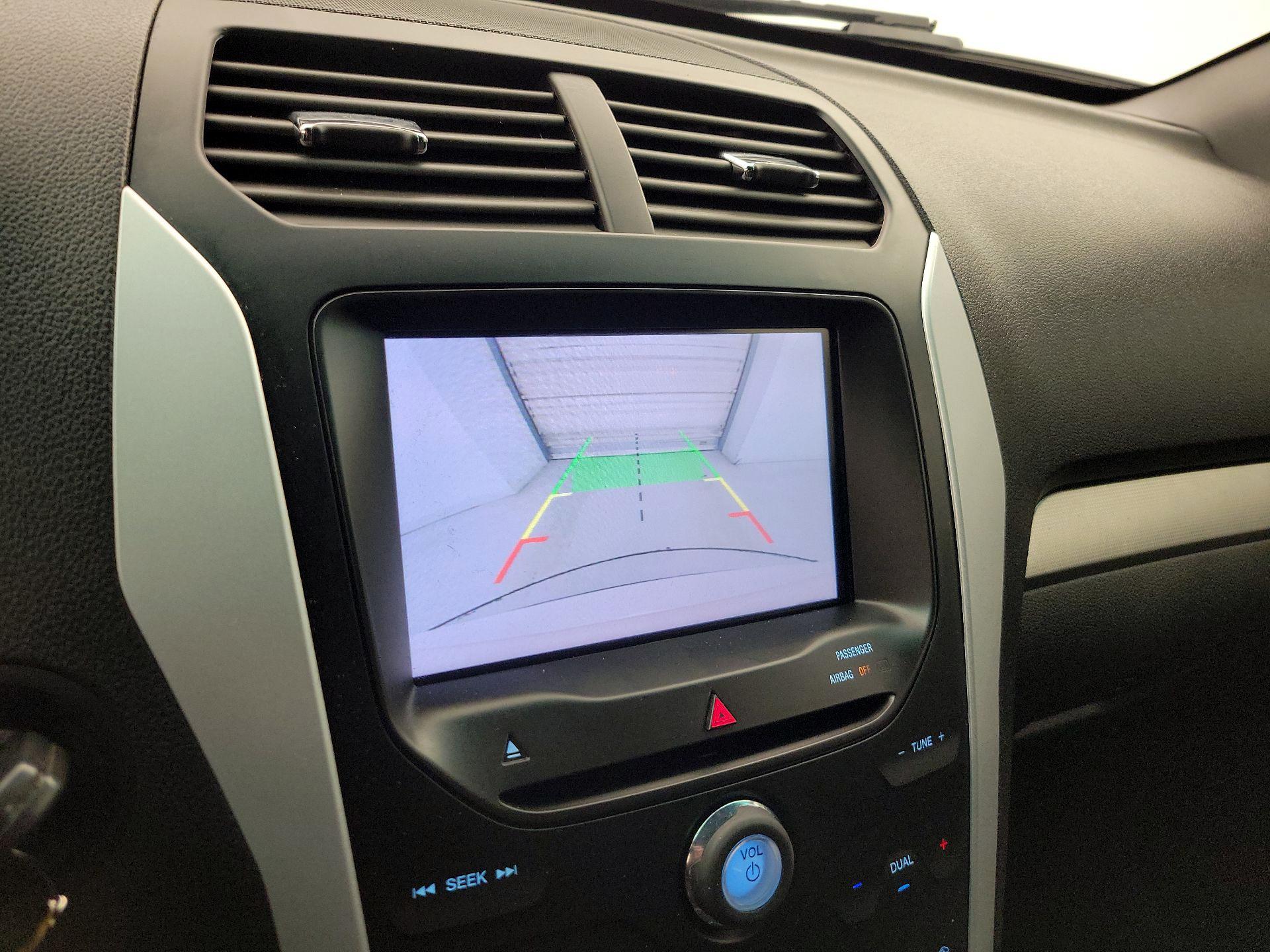 Thumbnail: 2015 Ford Explorer - 14