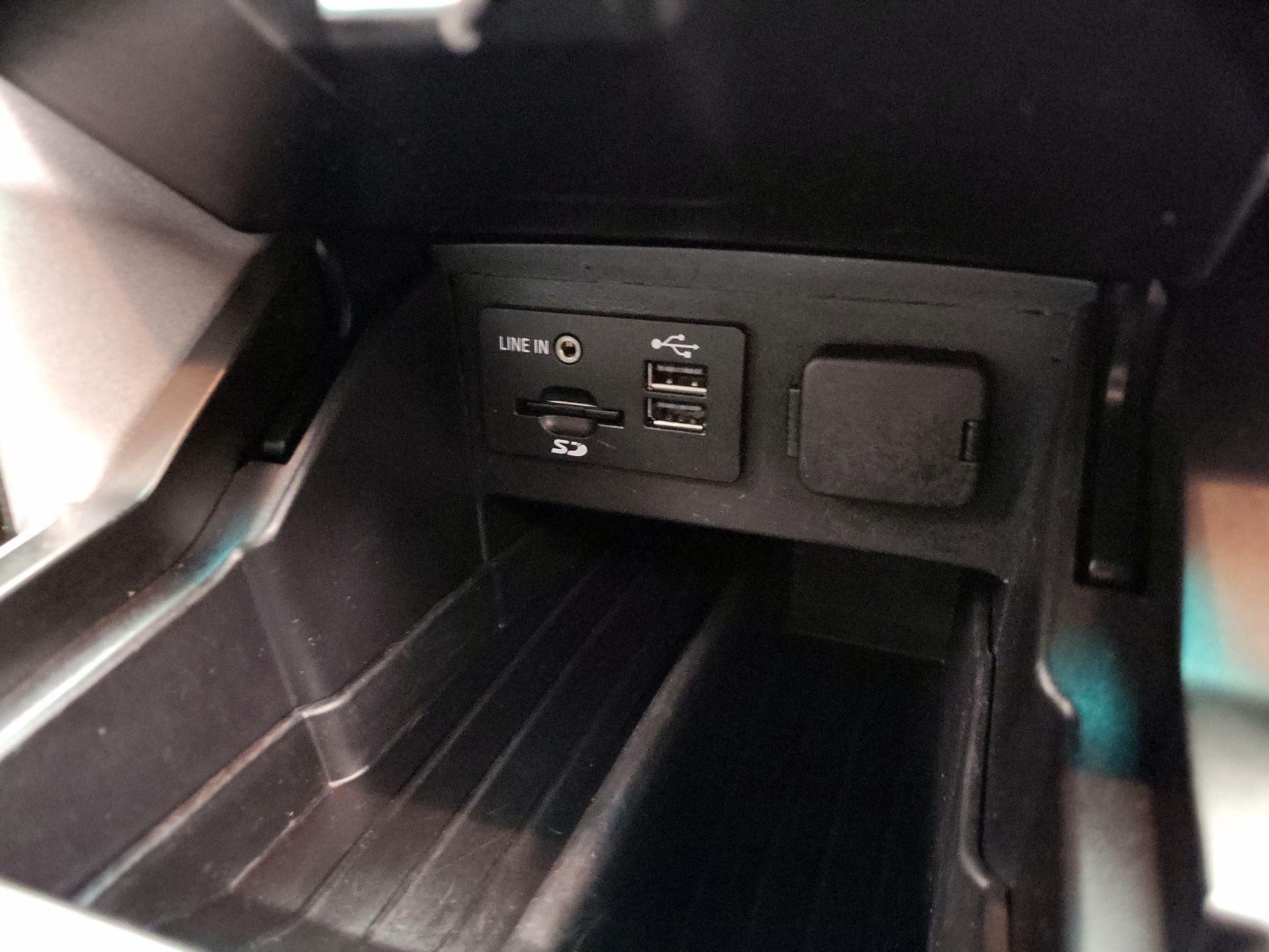 Thumbnail: 2015 Ford Explorer - 18