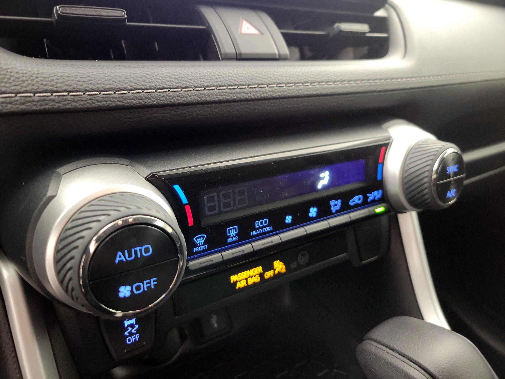 Thumbnail: 2021 Toyota RAV4 - 16