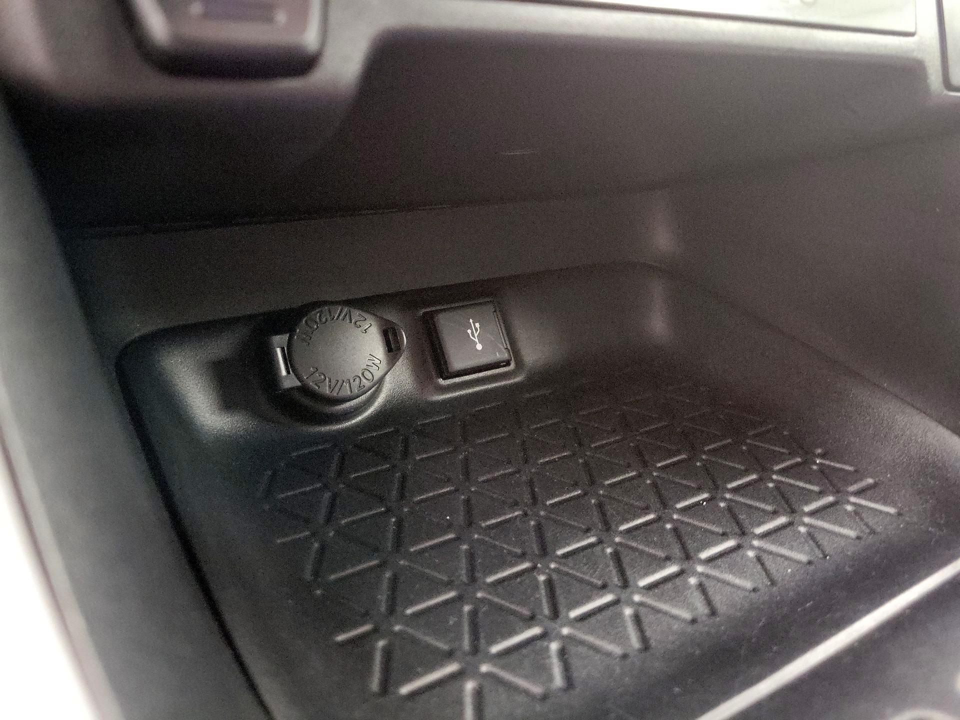 Thumbnail: 2021 Toyota RAV4 - 18