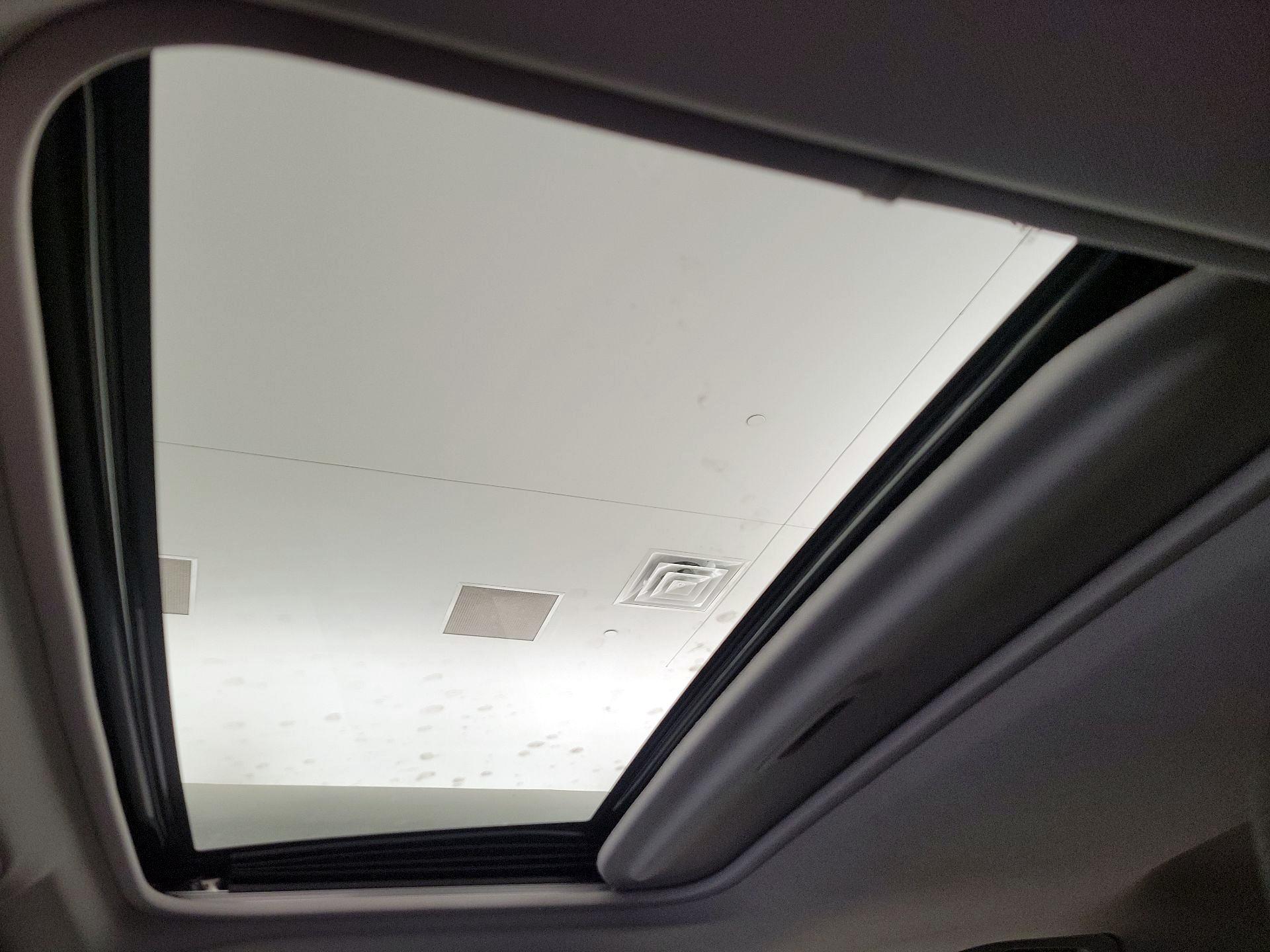 Thumbnail: 2021 Toyota RAV4 - 19