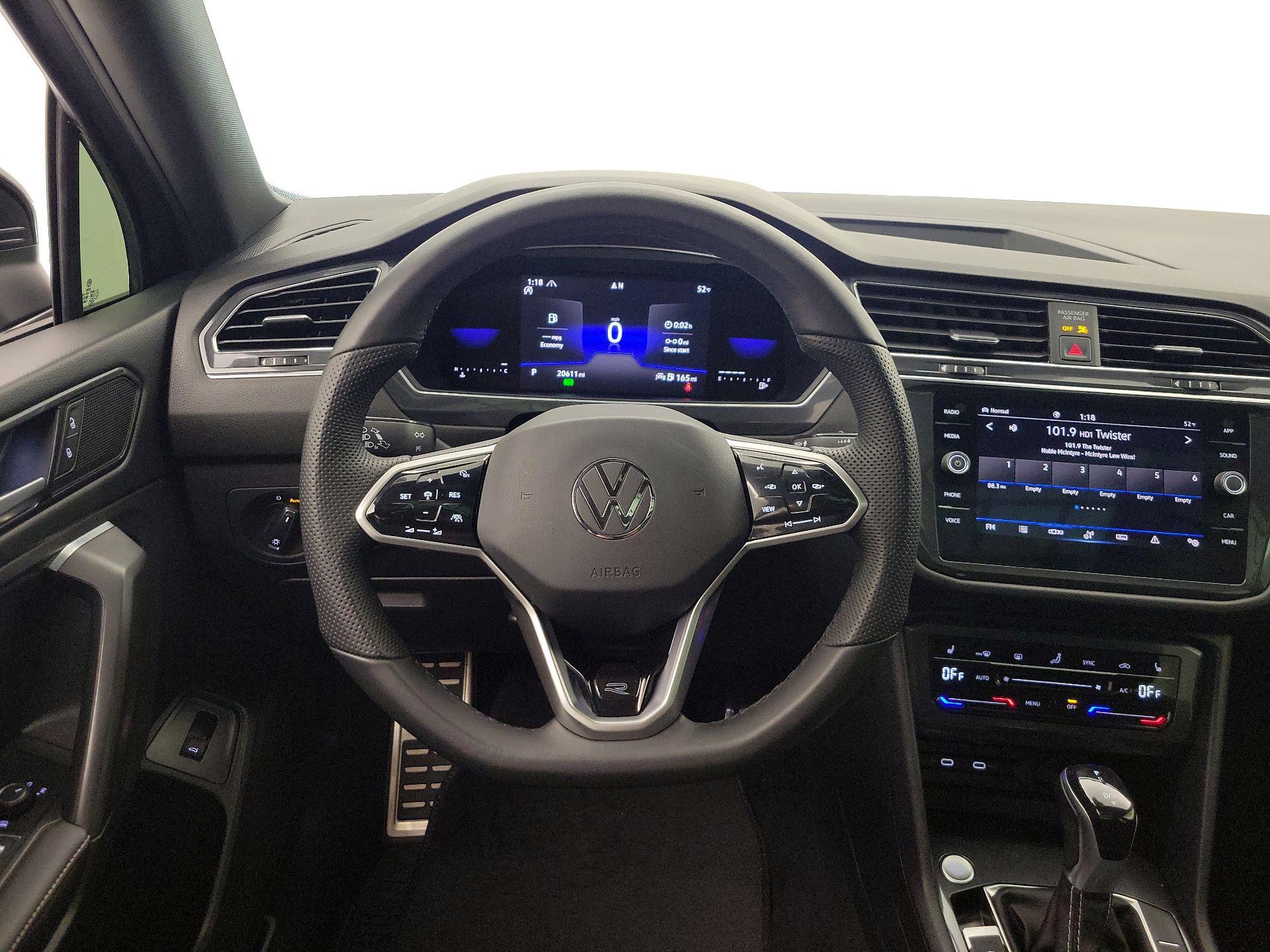 Thumbnail: 2022 Volkswagen Tiguan - 10