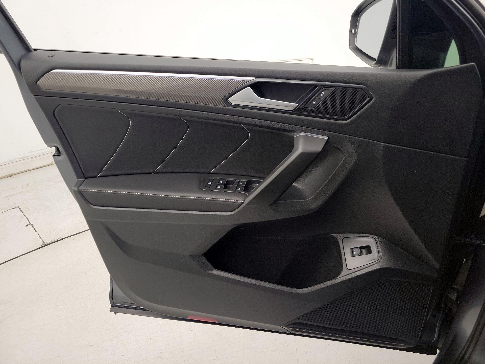 Thumbnail: 2022 Volkswagen Tiguan - 12