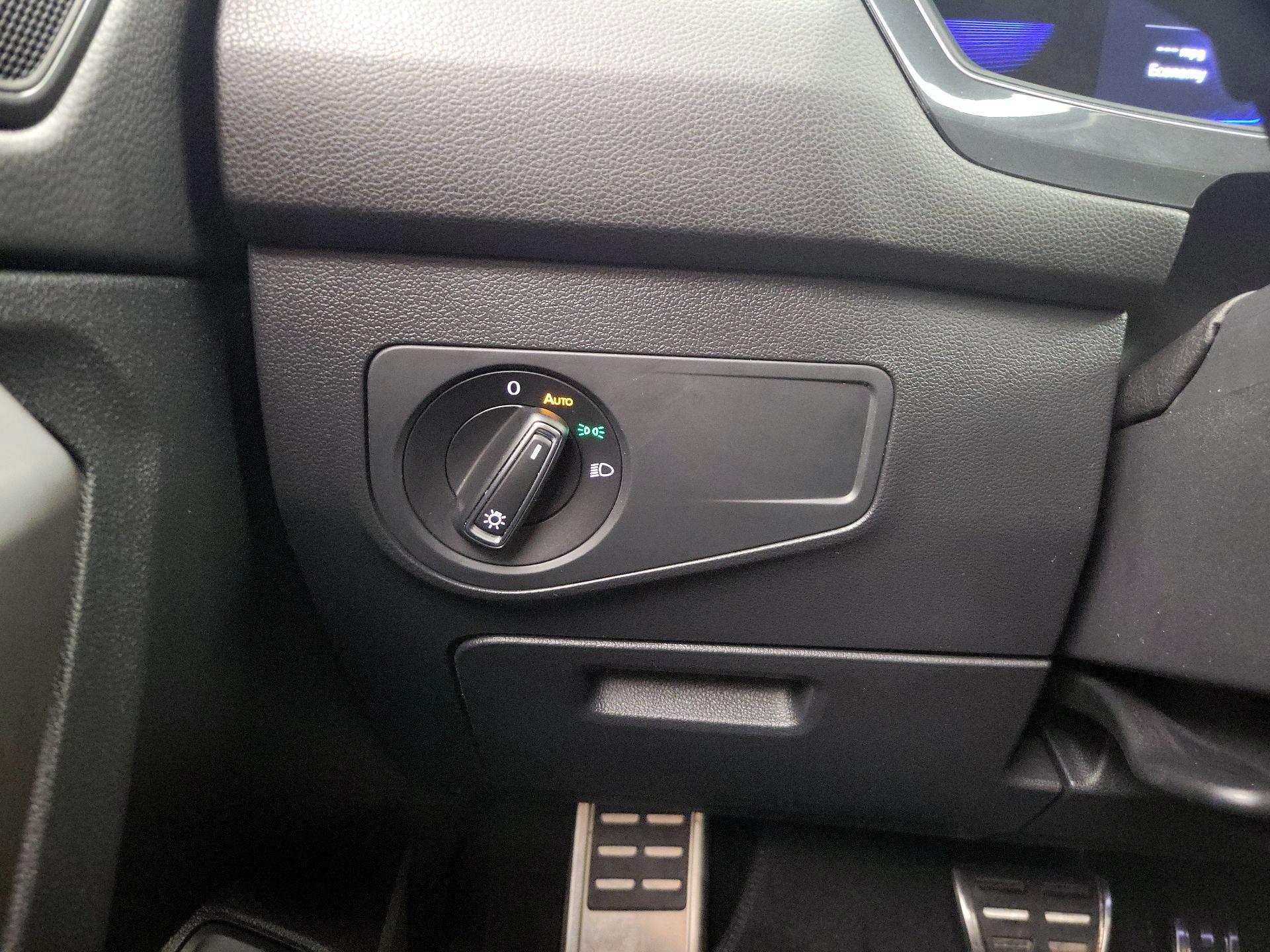 Thumbnail: 2022 Volkswagen Tiguan - 13