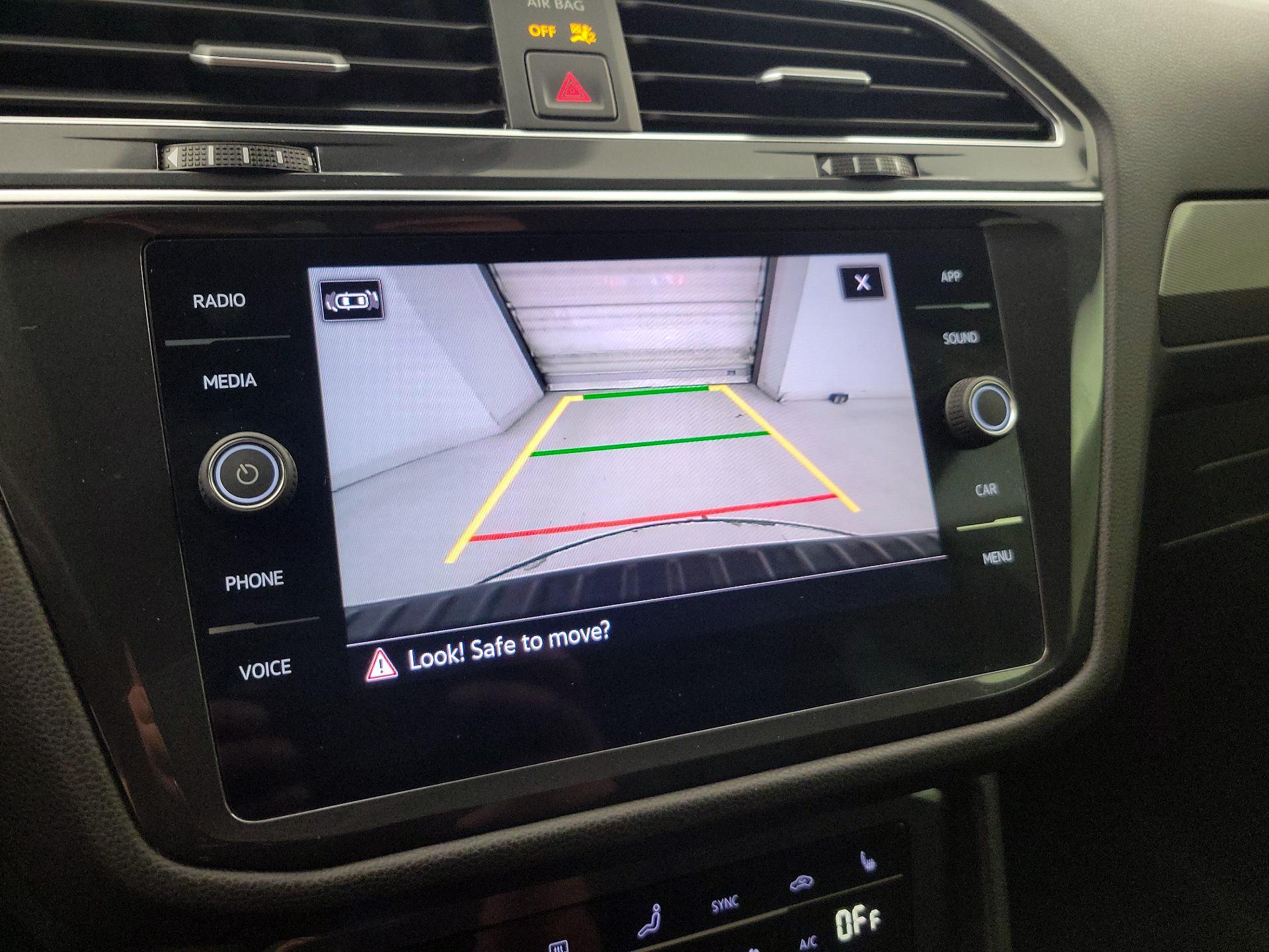 Thumbnail: 2022 Volkswagen Tiguan - 14