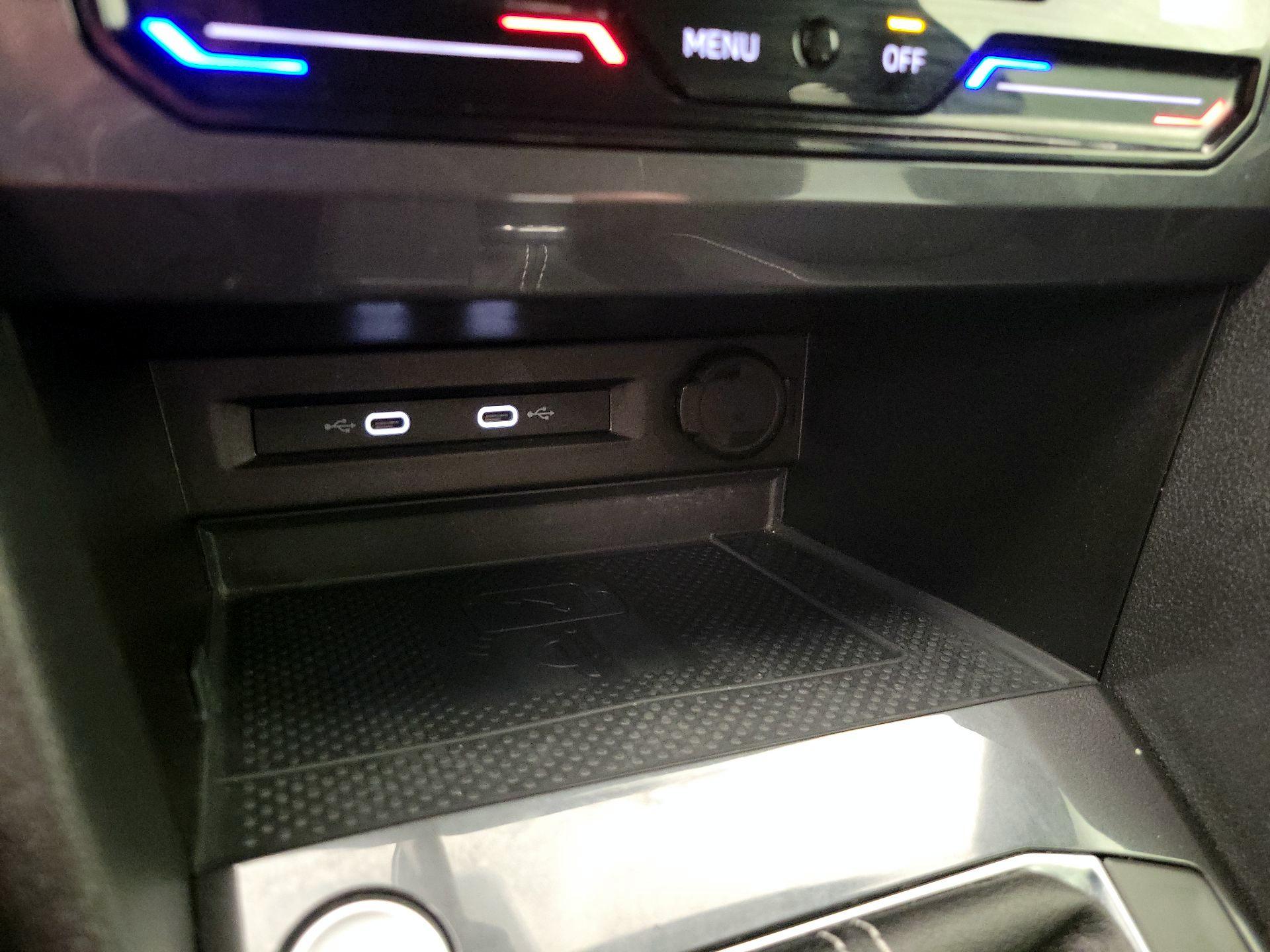 Thumbnail: 2022 Volkswagen Tiguan - 18