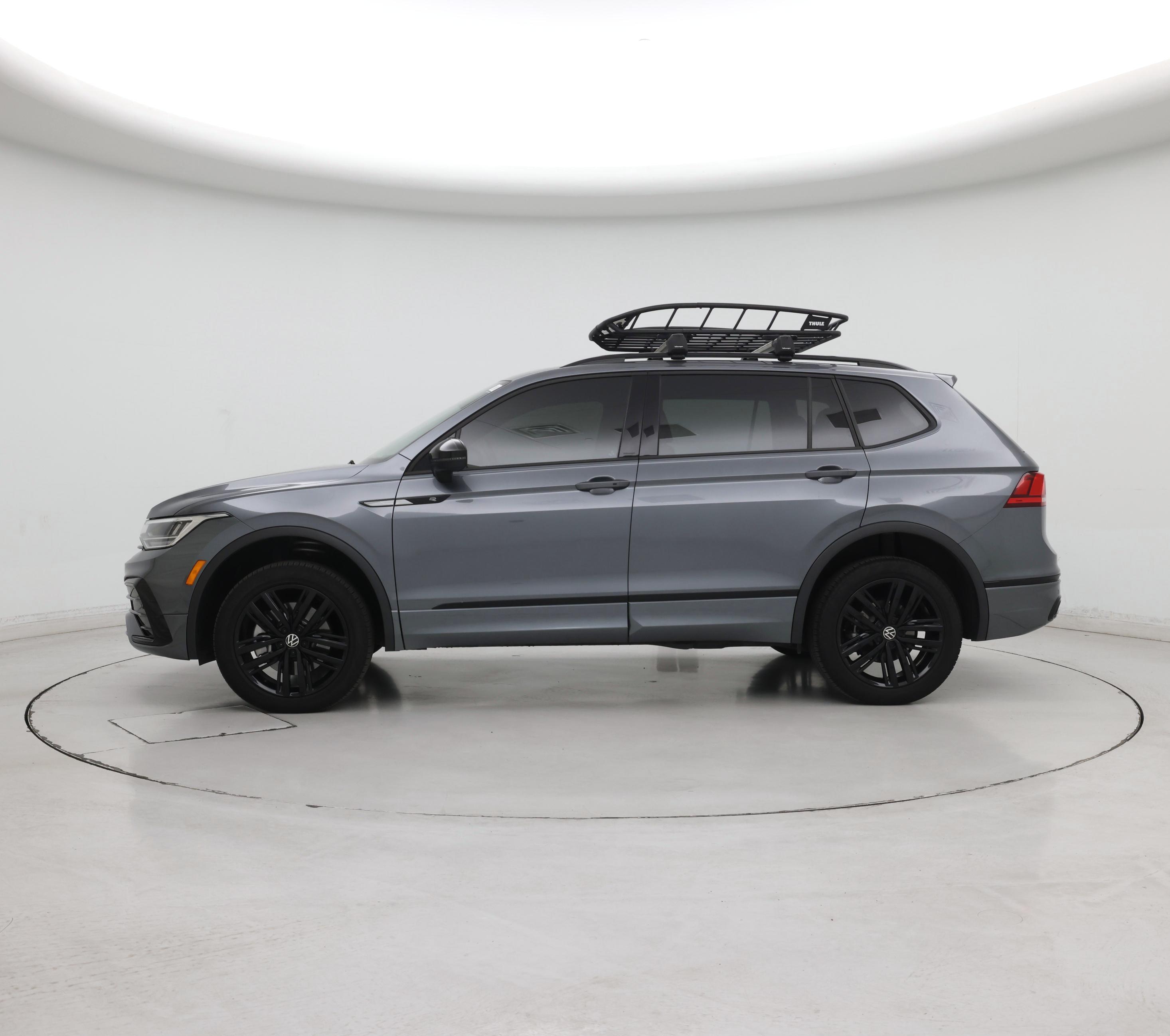 Thumbnail: 2022 Volkswagen Tiguan - 3