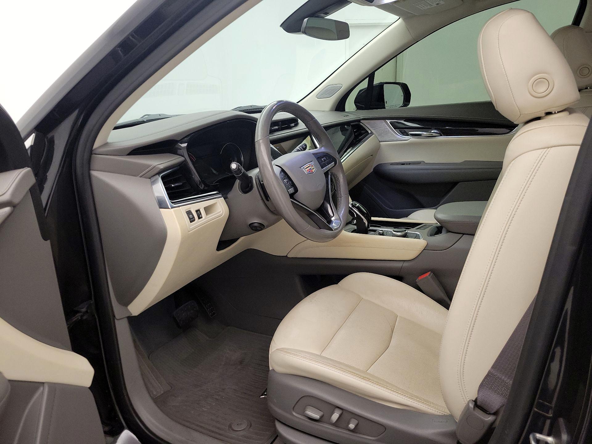 Thumbnail: 2021 Cadillac XT6 - 11