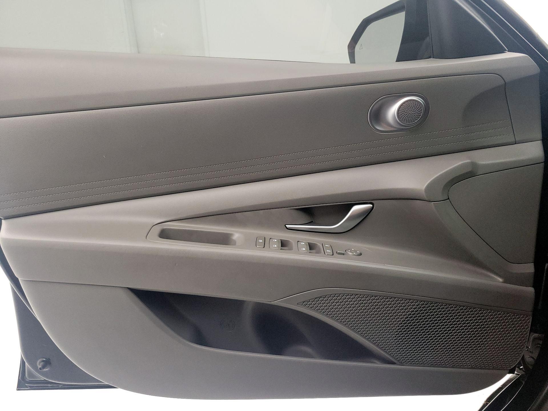 Thumbnail: 2024 Hyundai Elantra - 12