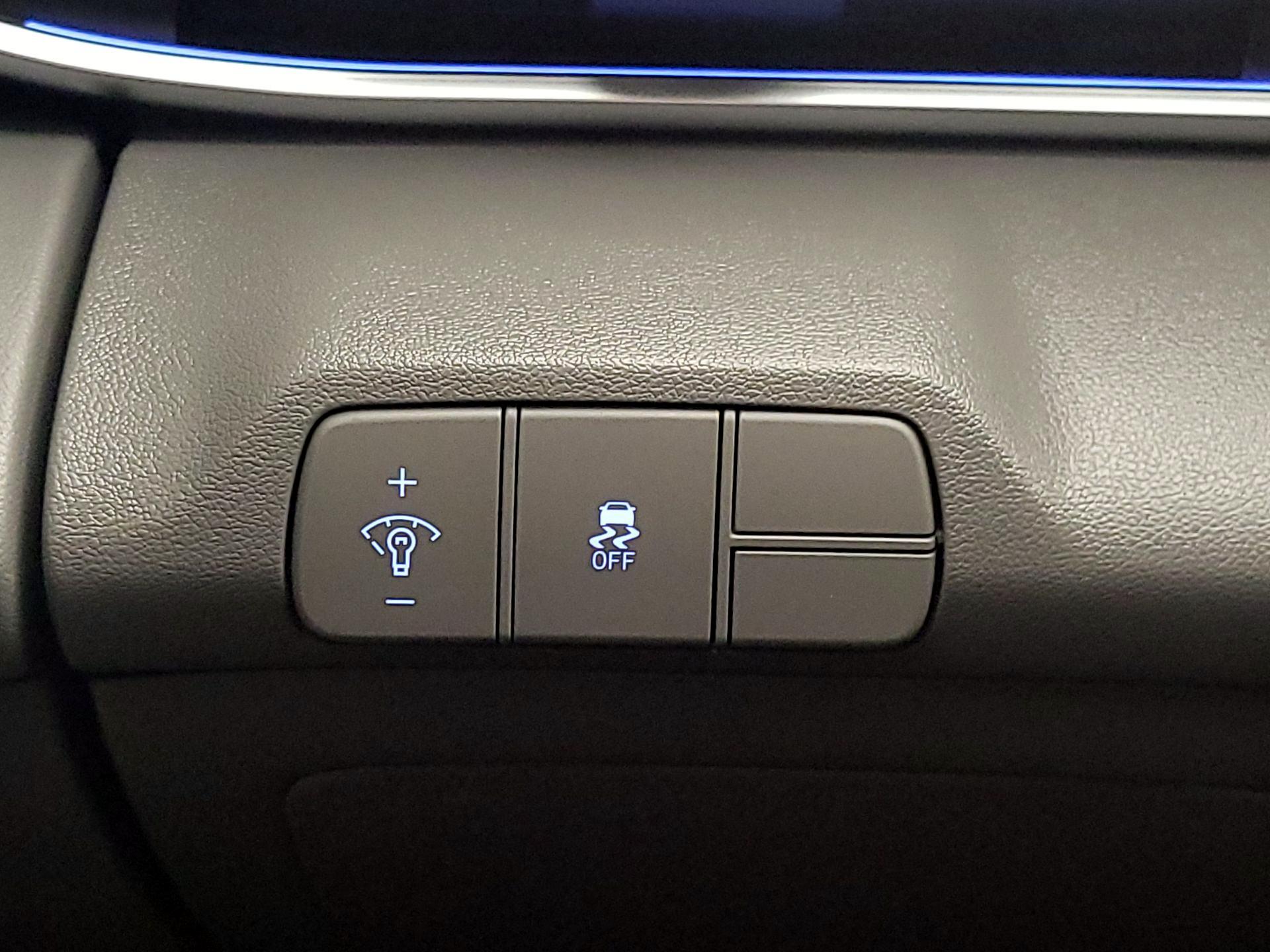 Thumbnail: 2024 Hyundai Elantra - 13