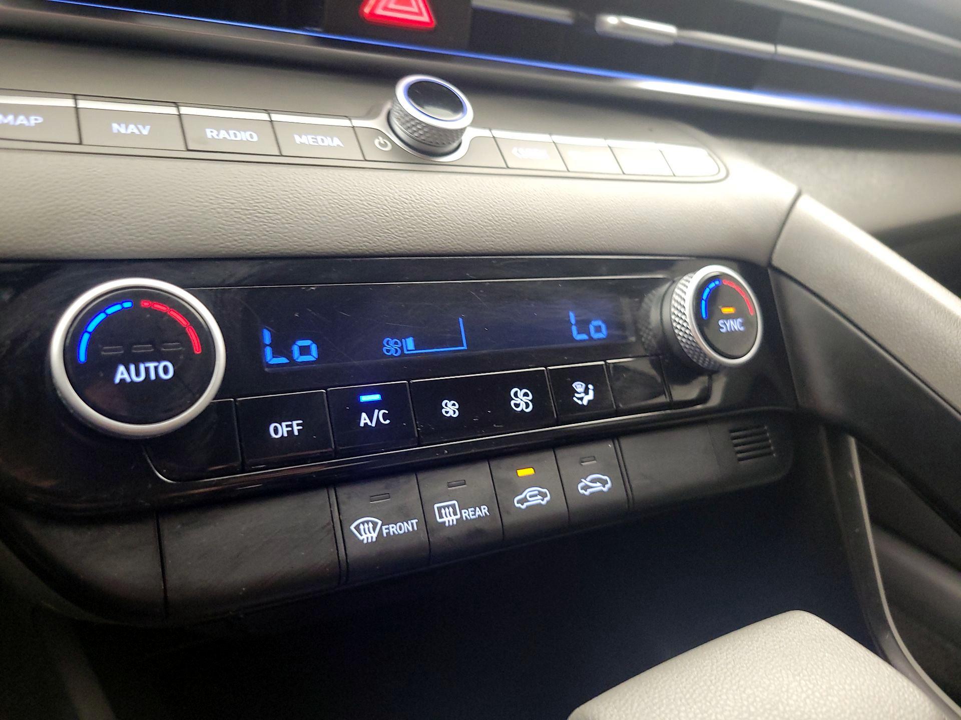 Thumbnail: 2024 Hyundai Elantra - 17