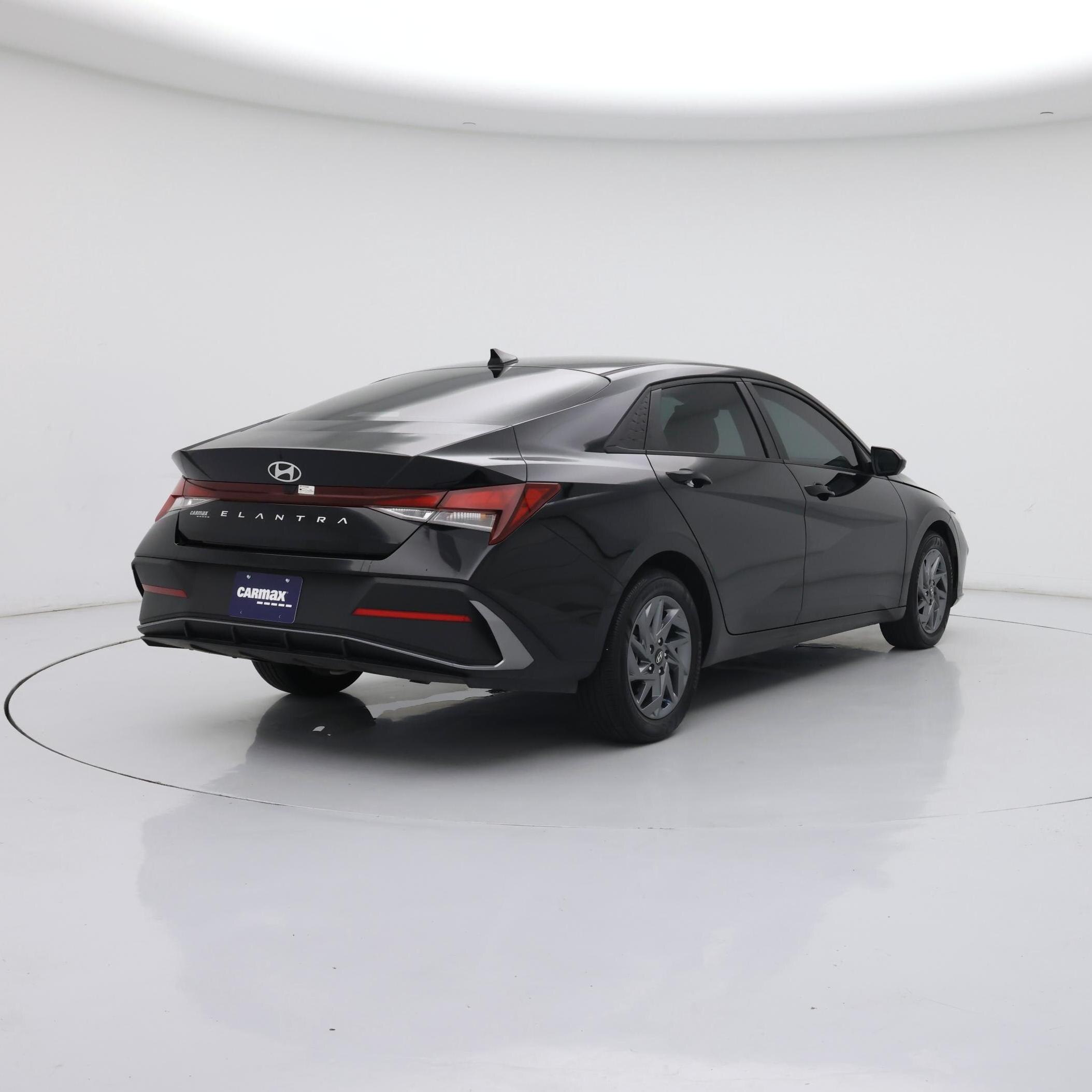 Thumbnail: 2024 Hyundai Elantra - 8