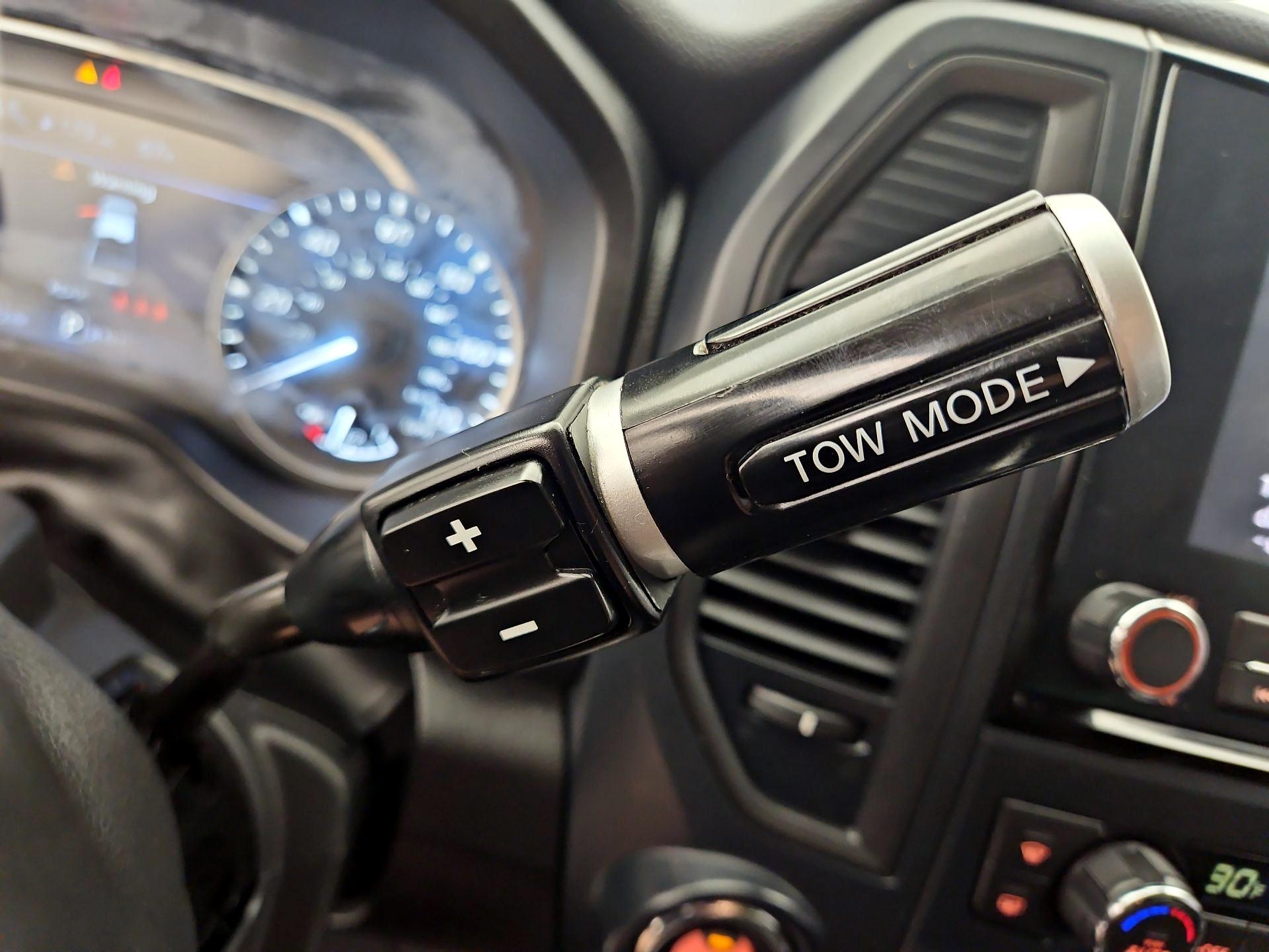 Thumbnail: 2023 Nissan Titan - 17