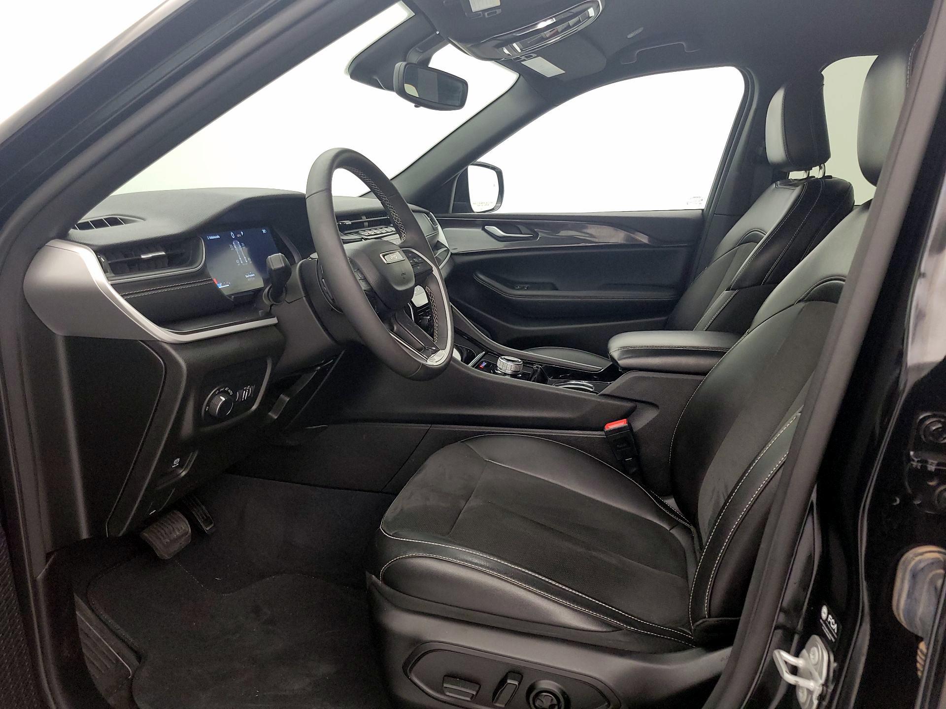 Thumbnail: 2023 Jeep Grand Cherokee - 11