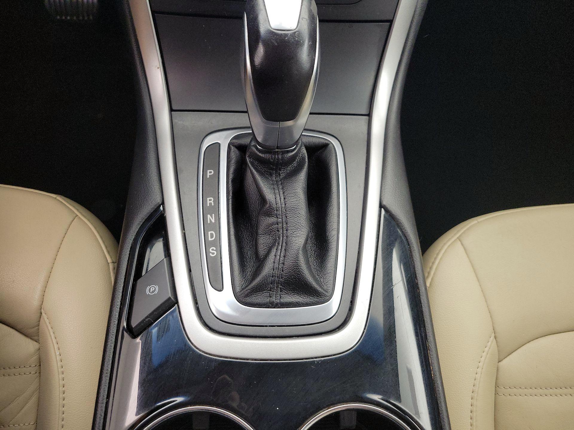 Thumbnail: 2018 Ford Edge - 17