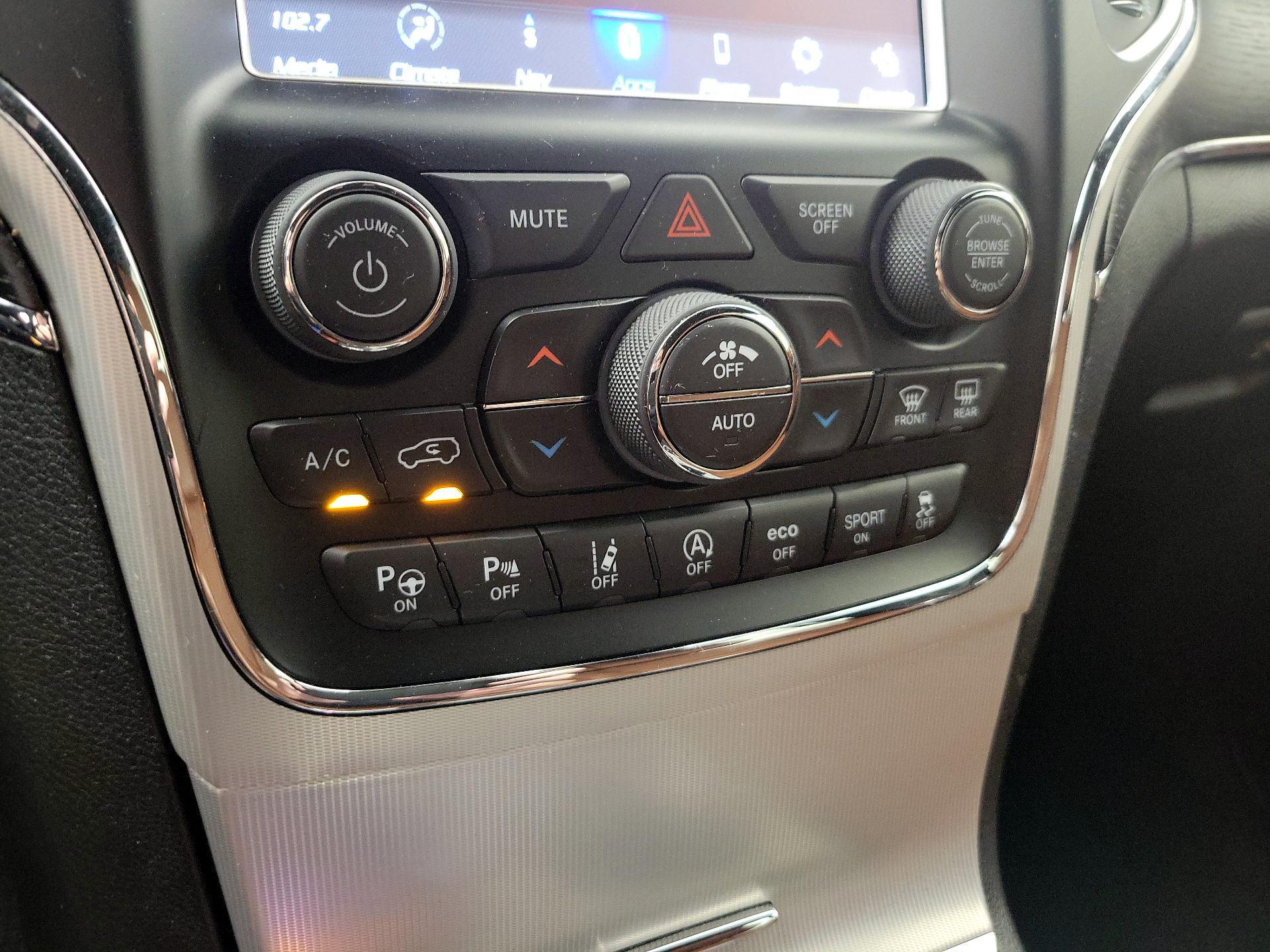 Thumbnail: 2018 Jeep Grand Cherokee - 17