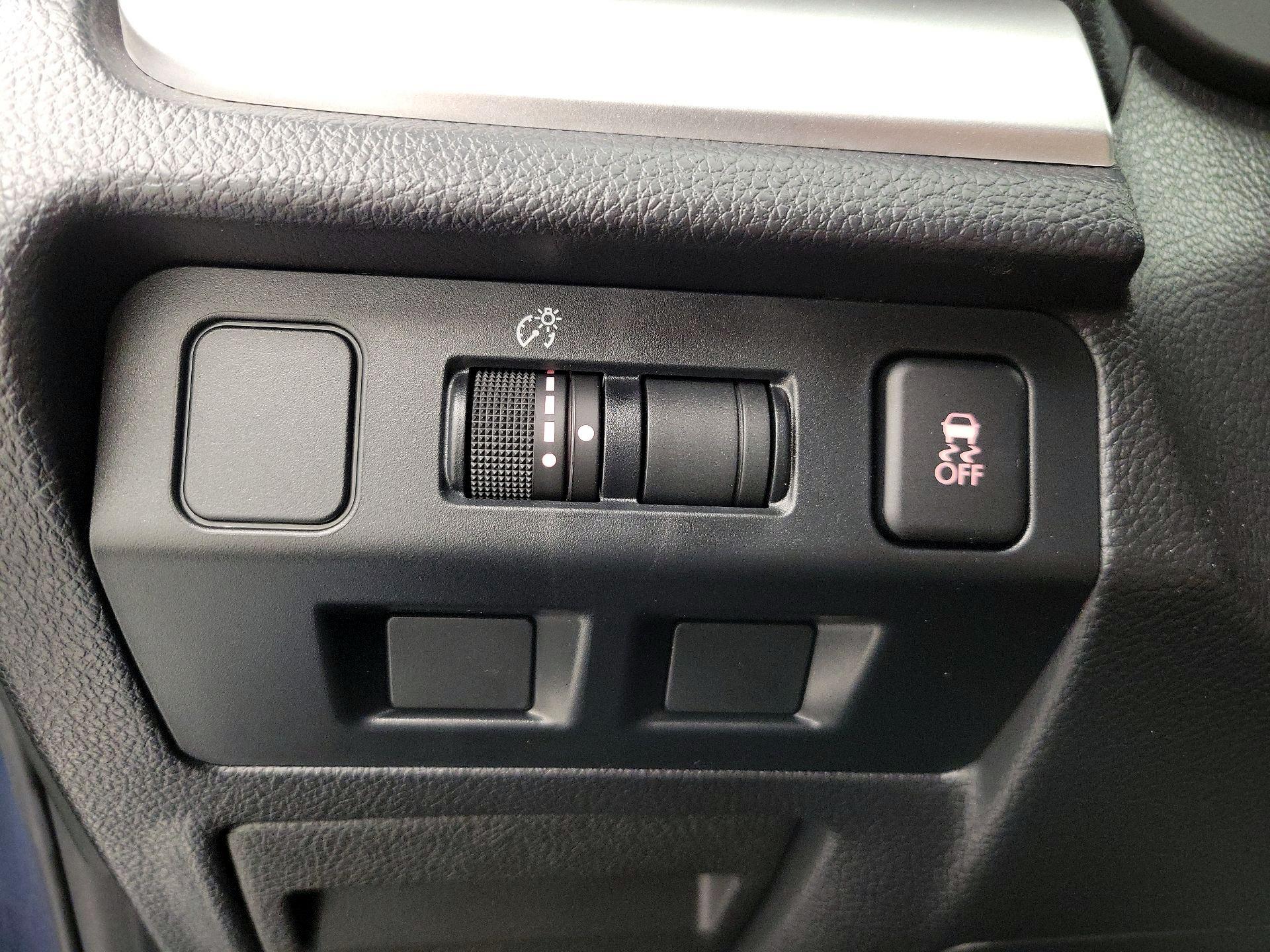 Thumbnail: 2017 Subaru Crosstrek - 13