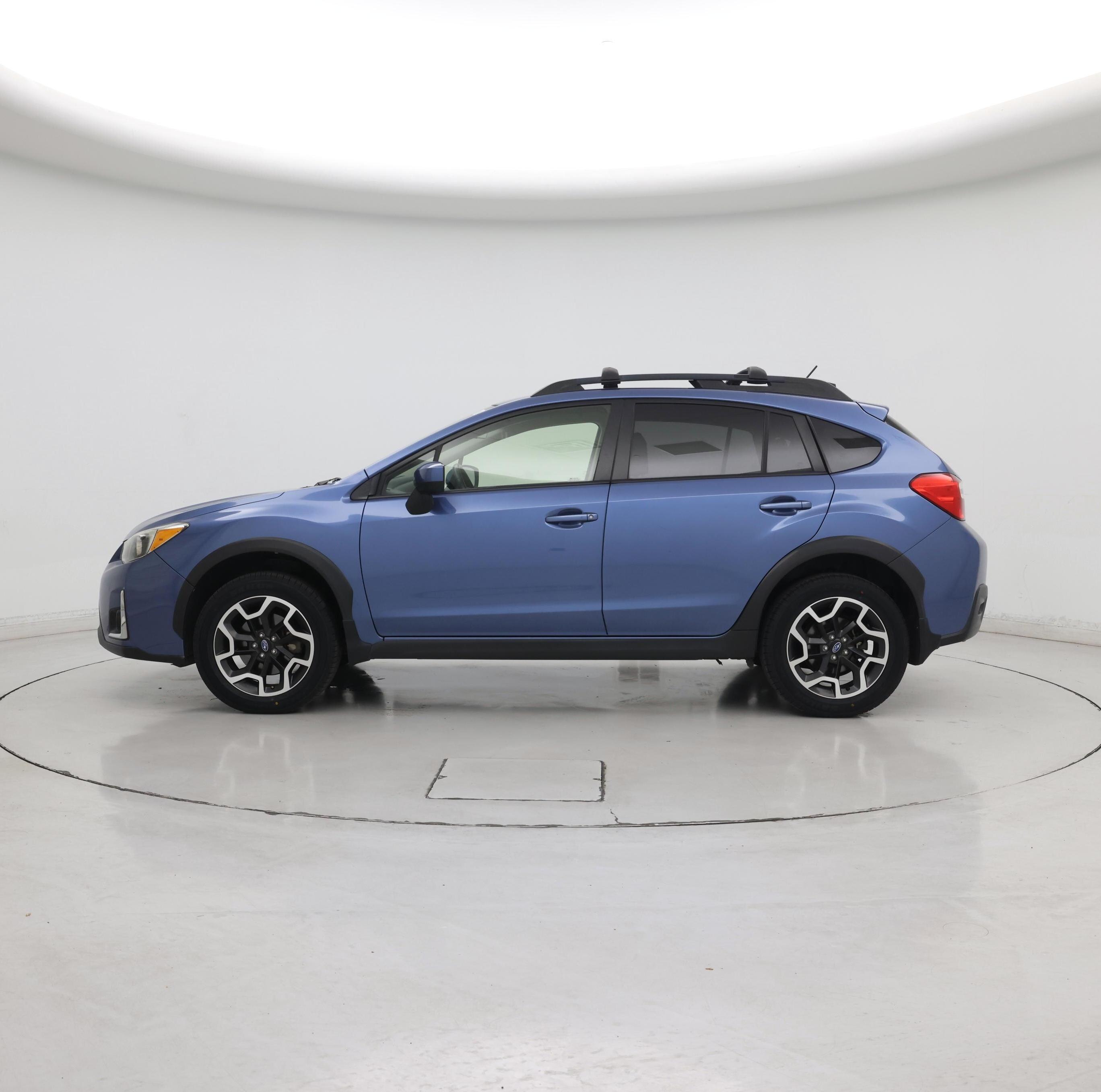 Thumbnail: 2017 Subaru Crosstrek - 3