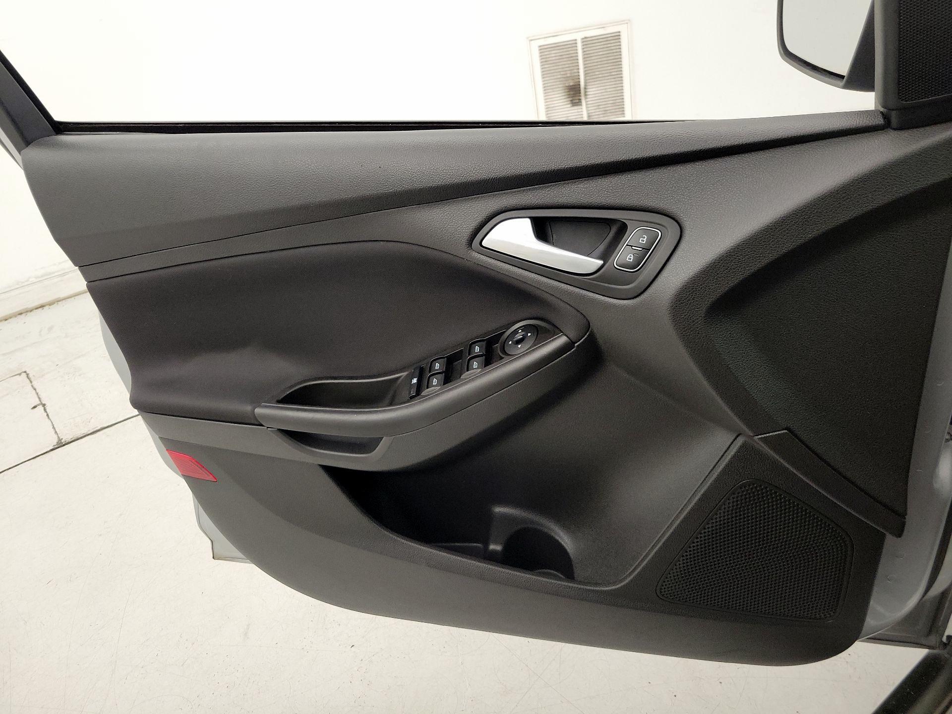 Thumbnail: 2018 Ford Focus - 12