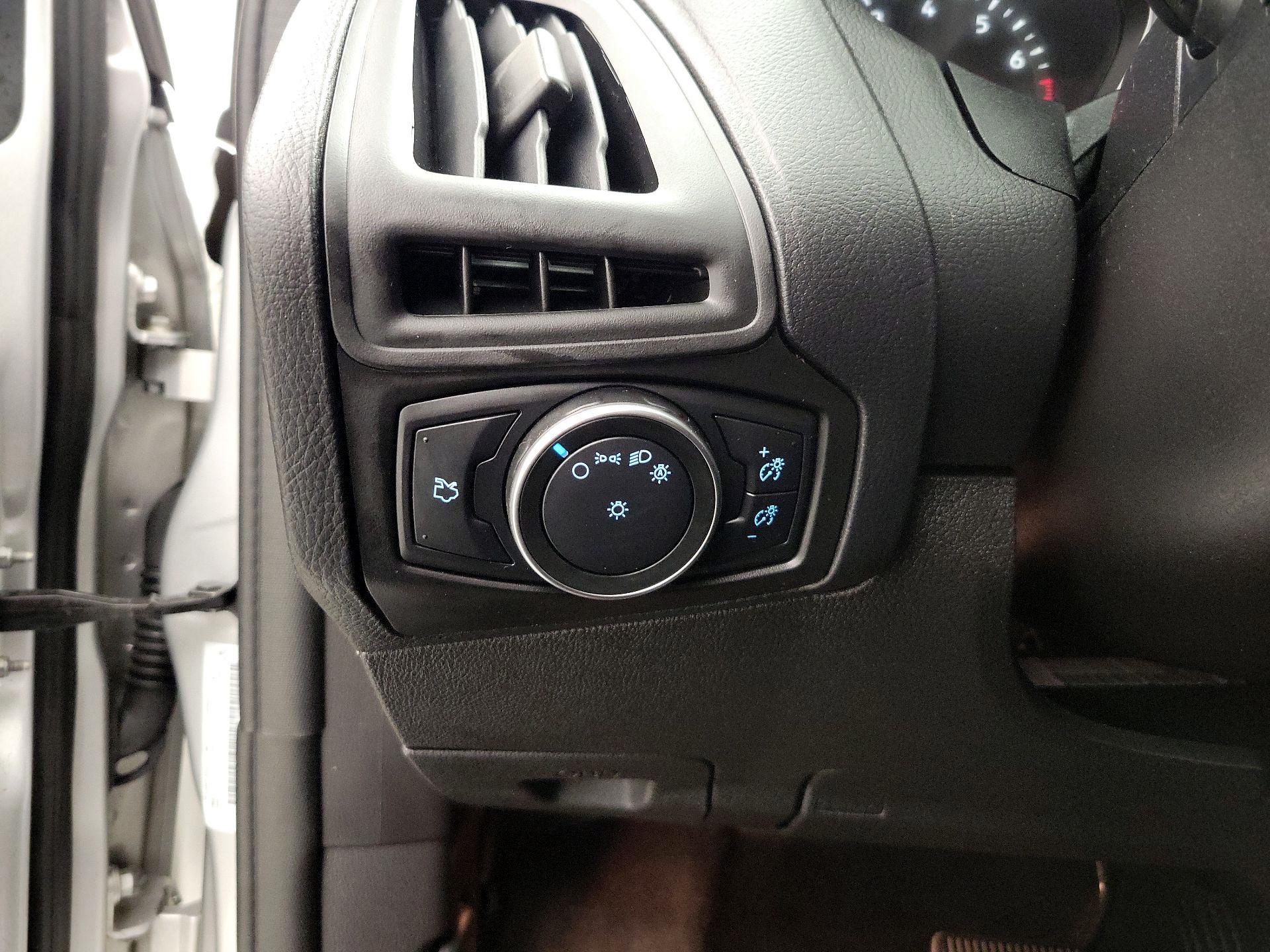 Thumbnail: 2018 Ford Focus - 13