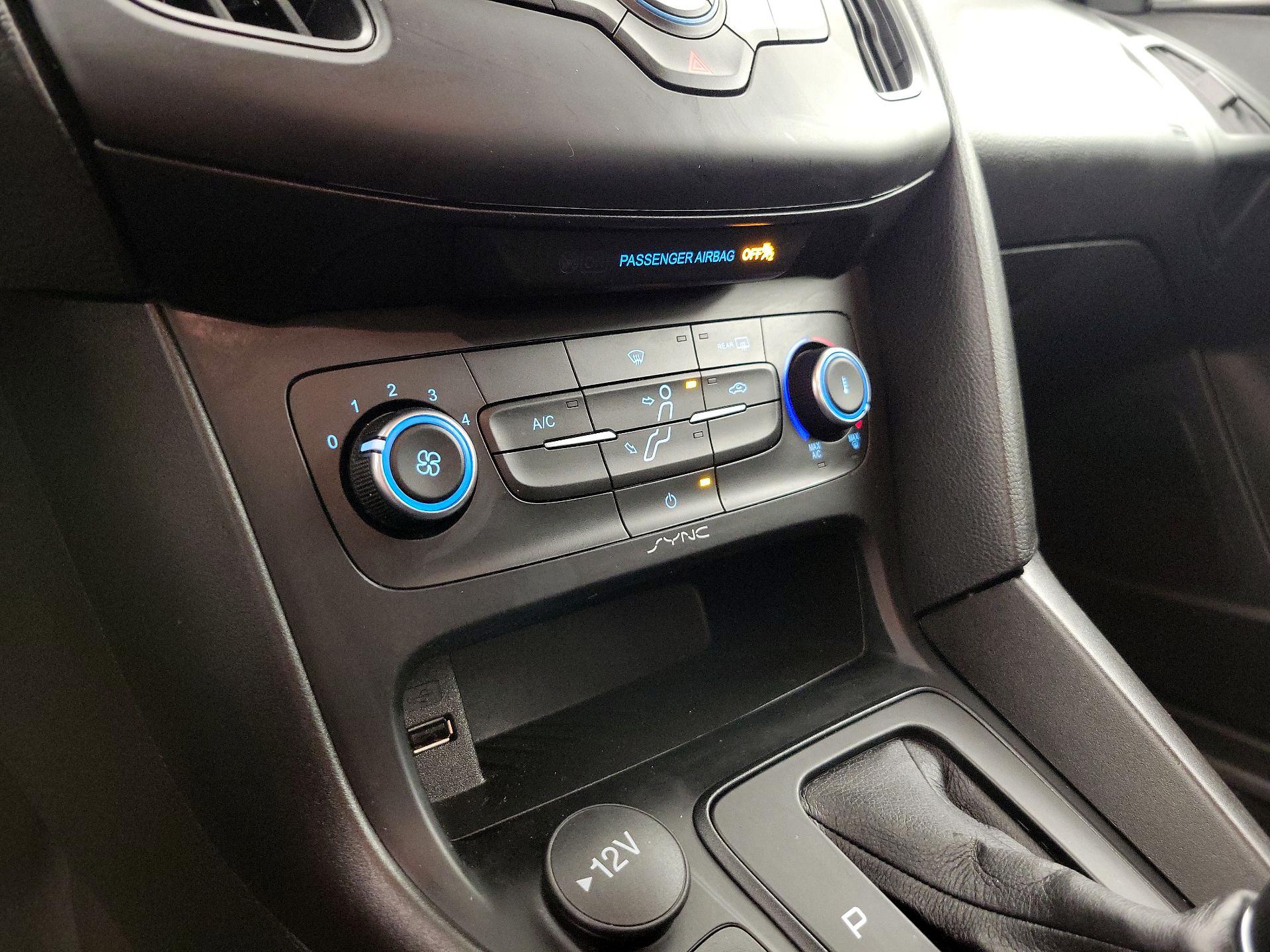 Thumbnail: 2018 Ford Focus - 16