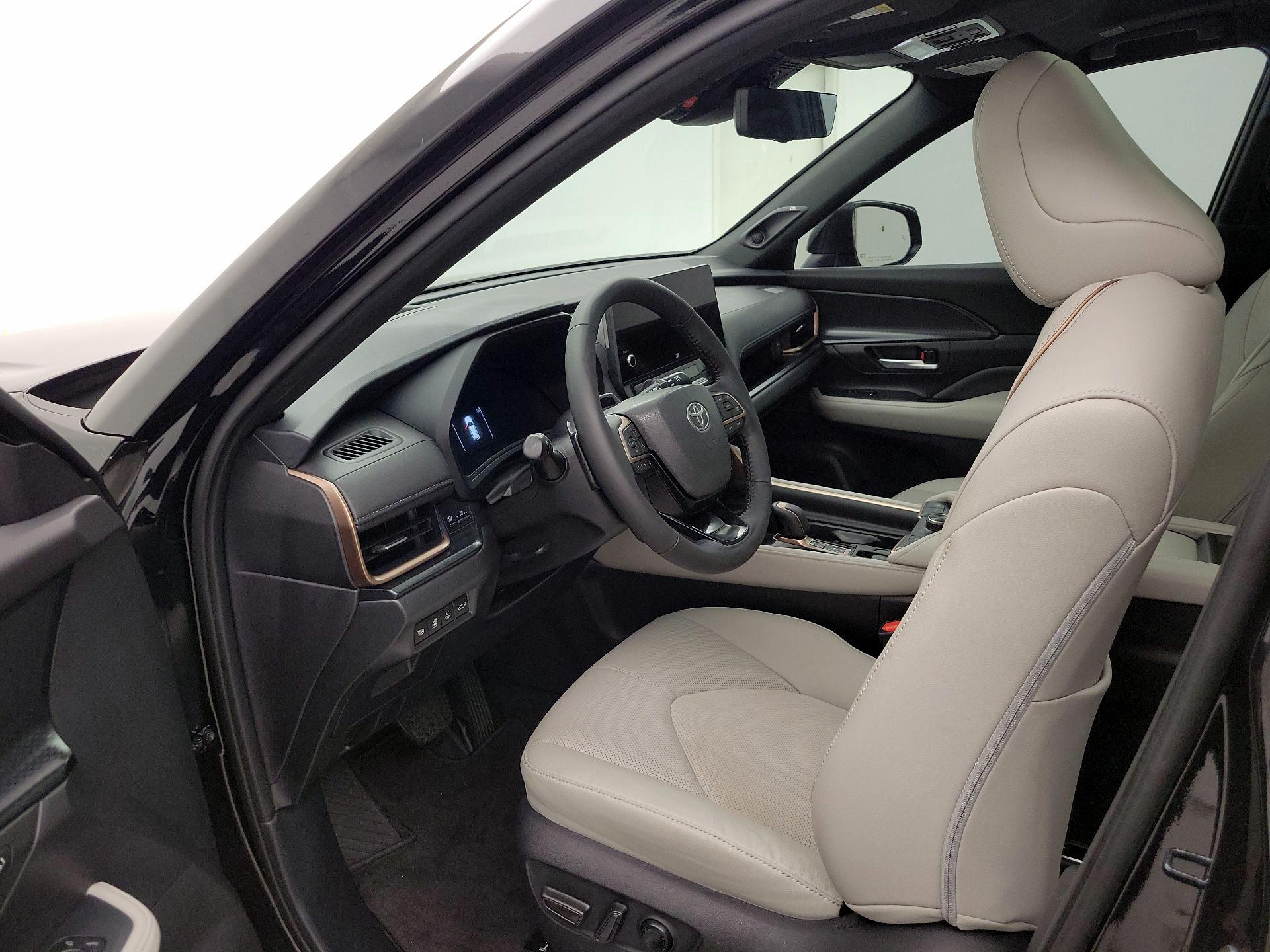 Thumbnail: 2025 Toyota Highlander - 11