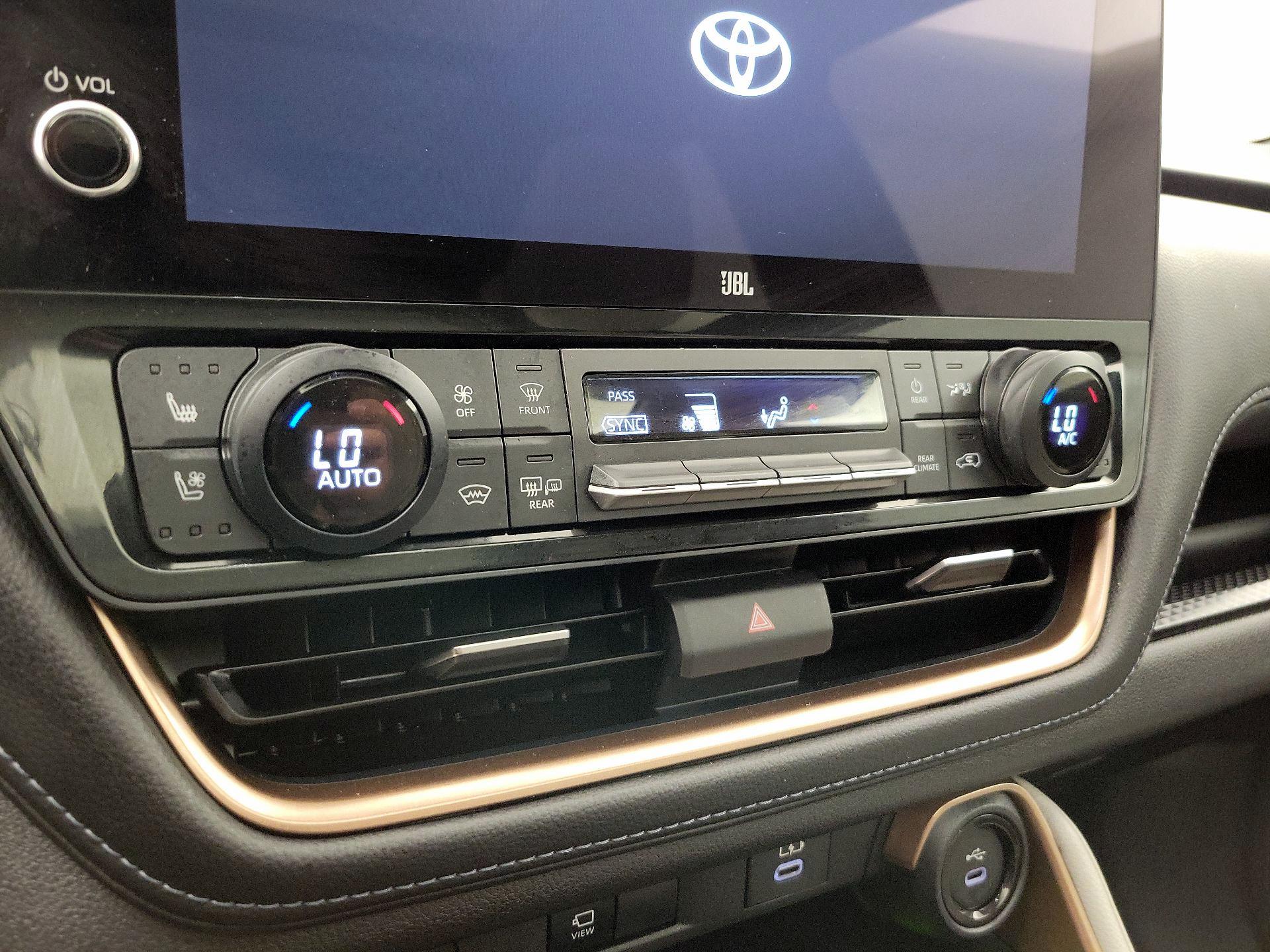 Thumbnail: 2025 Toyota Highlander - 16