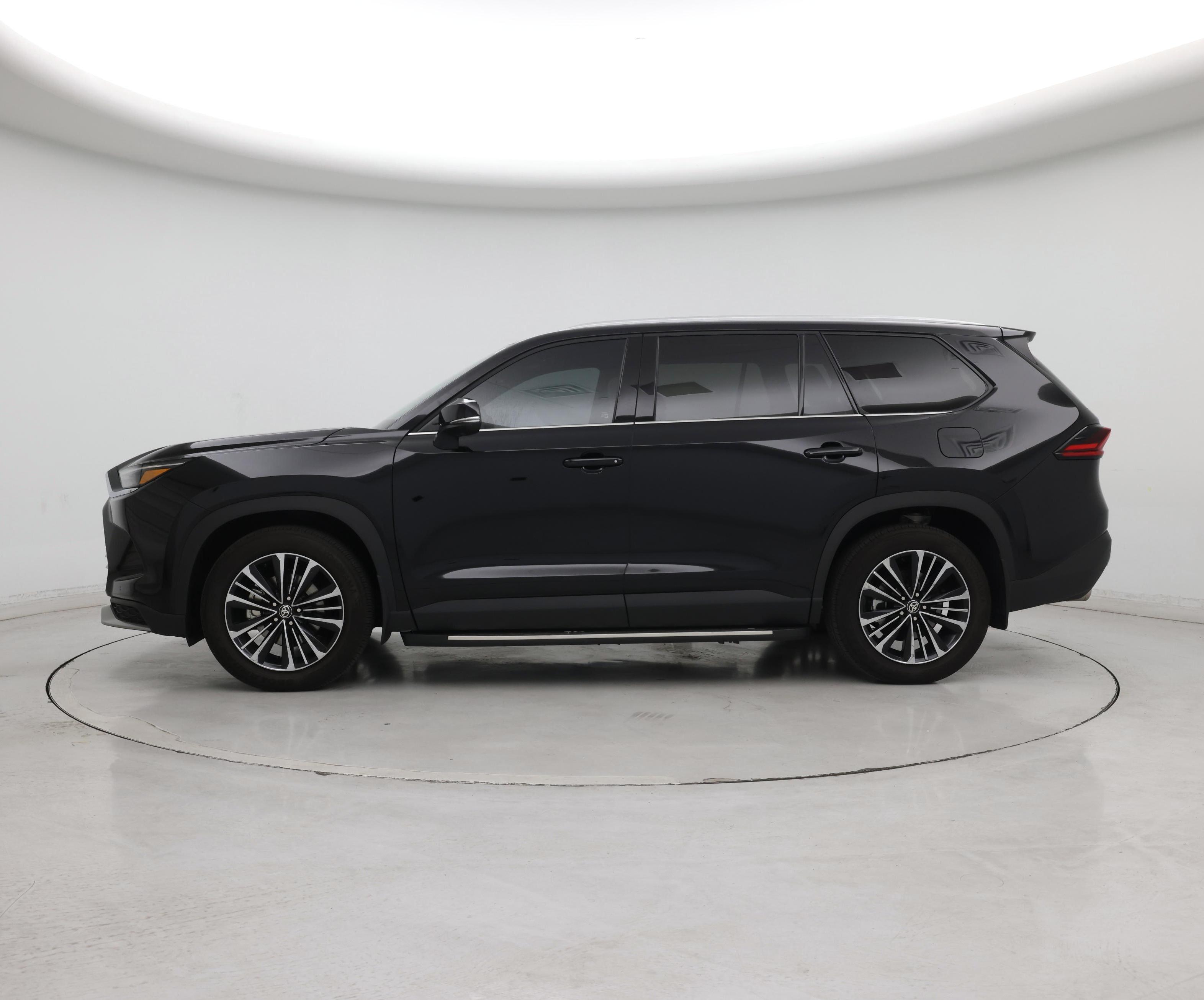 Thumbnail: 2025 Toyota Highlander - 3