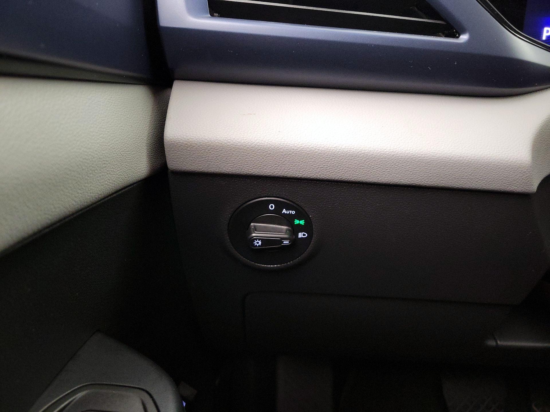 Thumbnail: 2023 Volkswagen Taos - 12