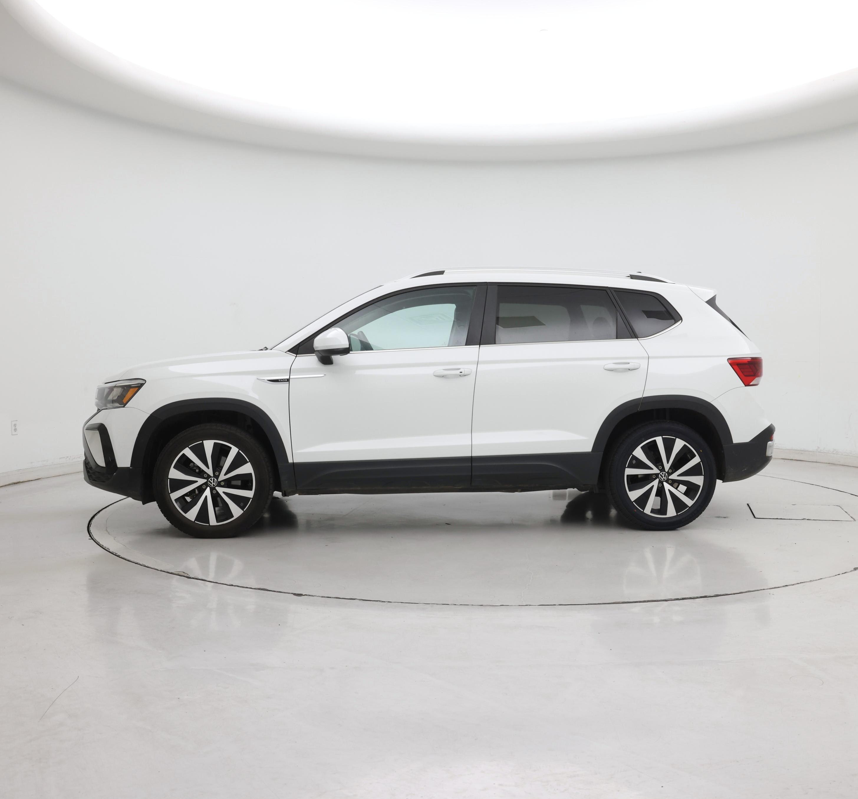 Thumbnail: 2023 Volkswagen Taos - 3