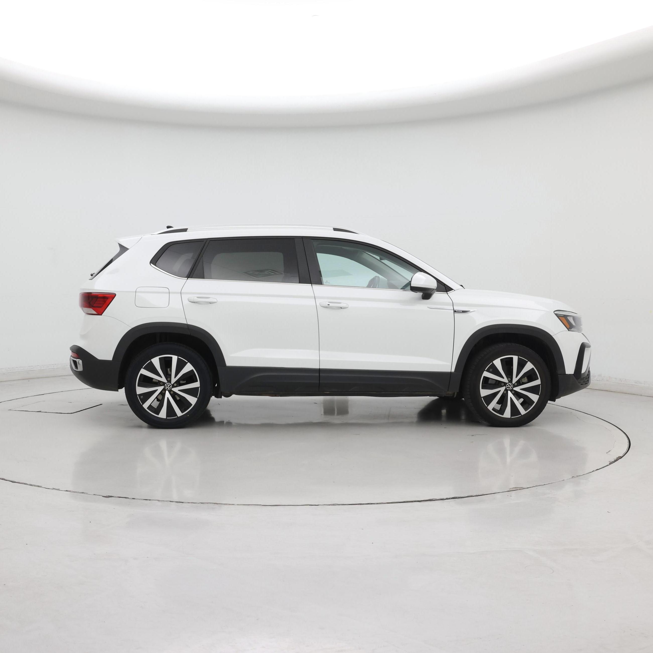 Thumbnail: 2023 Volkswagen Taos - 7