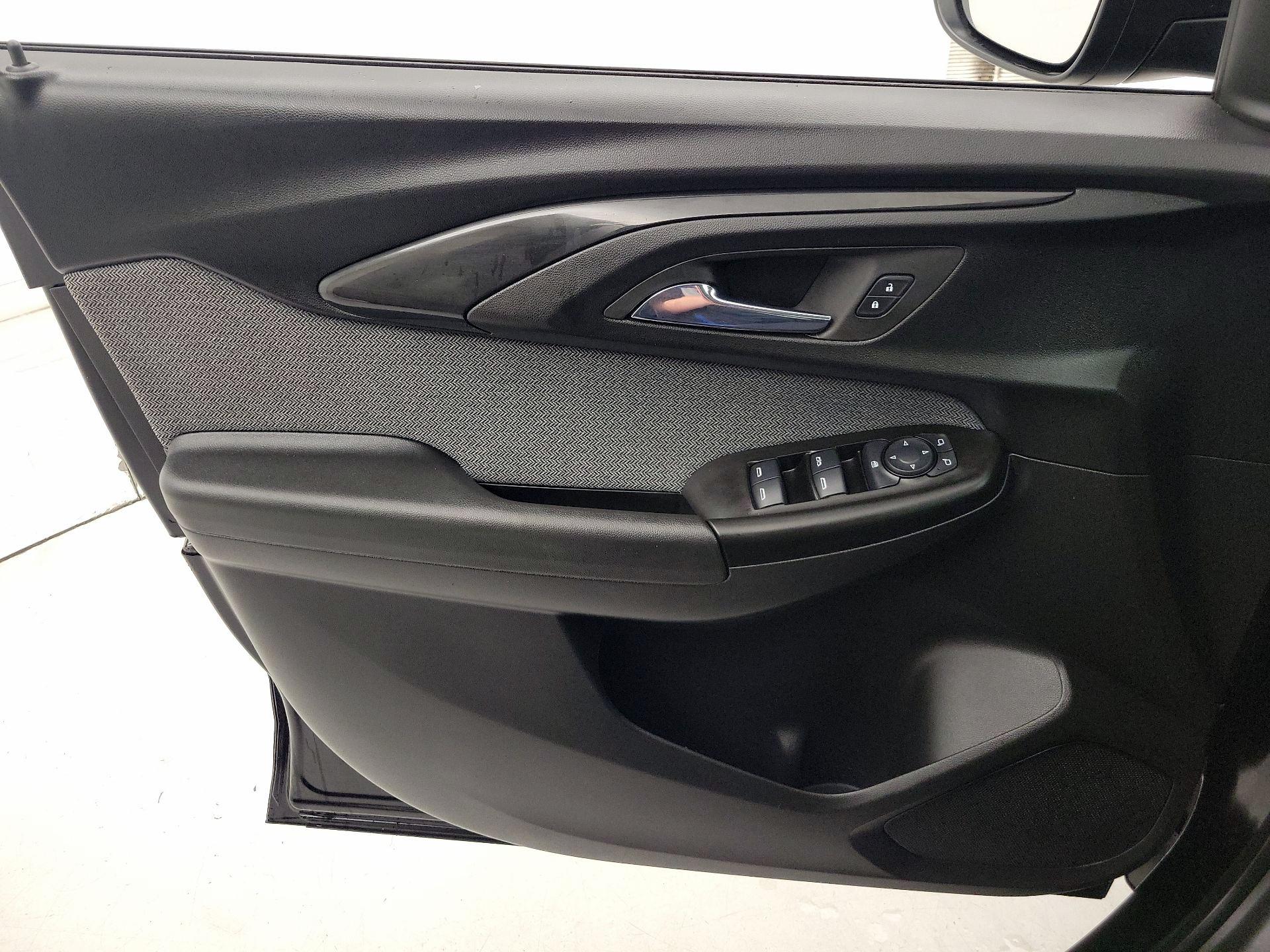 Thumbnail: 2023 Chevrolet TrailBlazer - 12