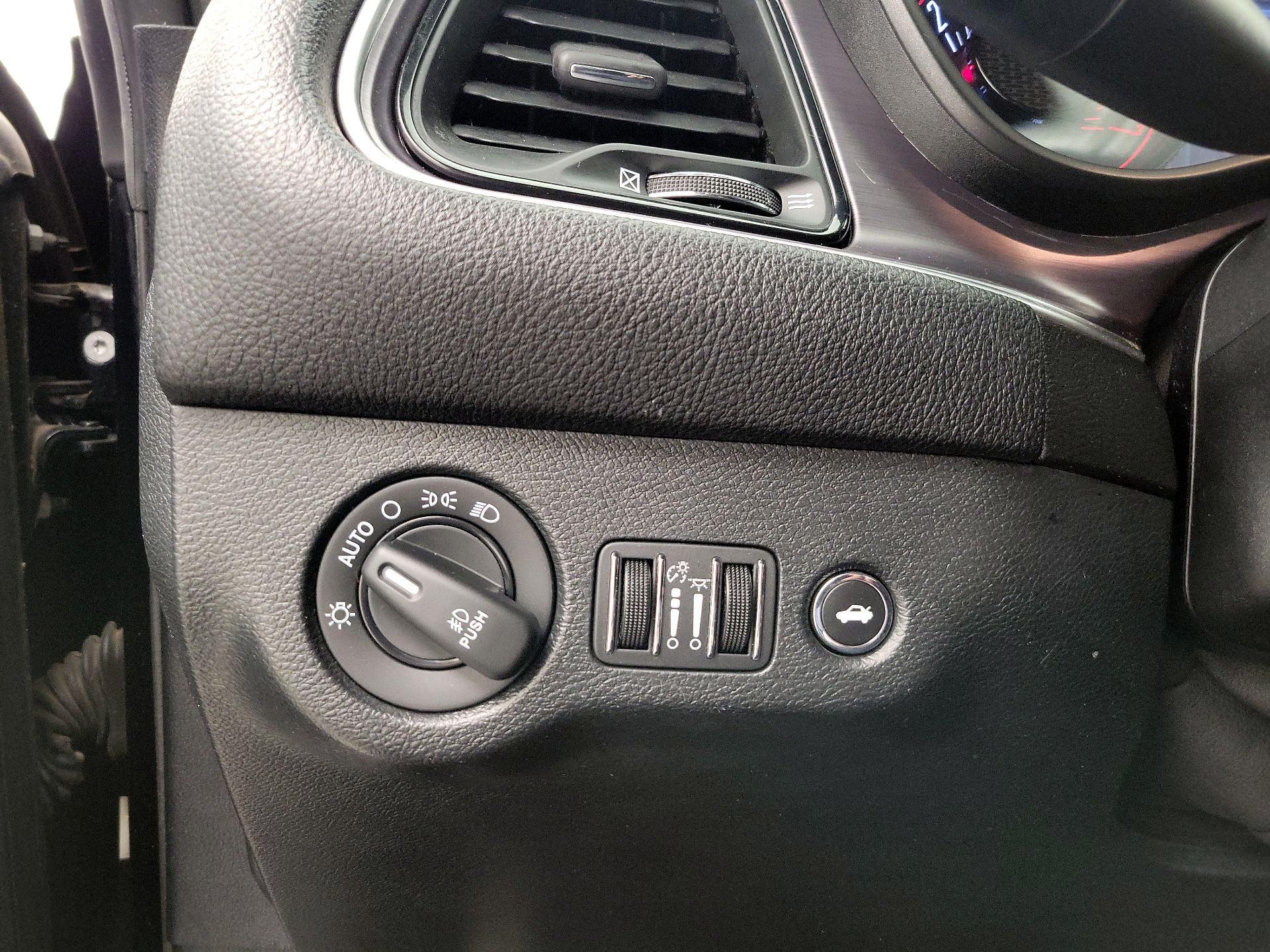 Thumbnail: 2018 Dodge Challenger - 13