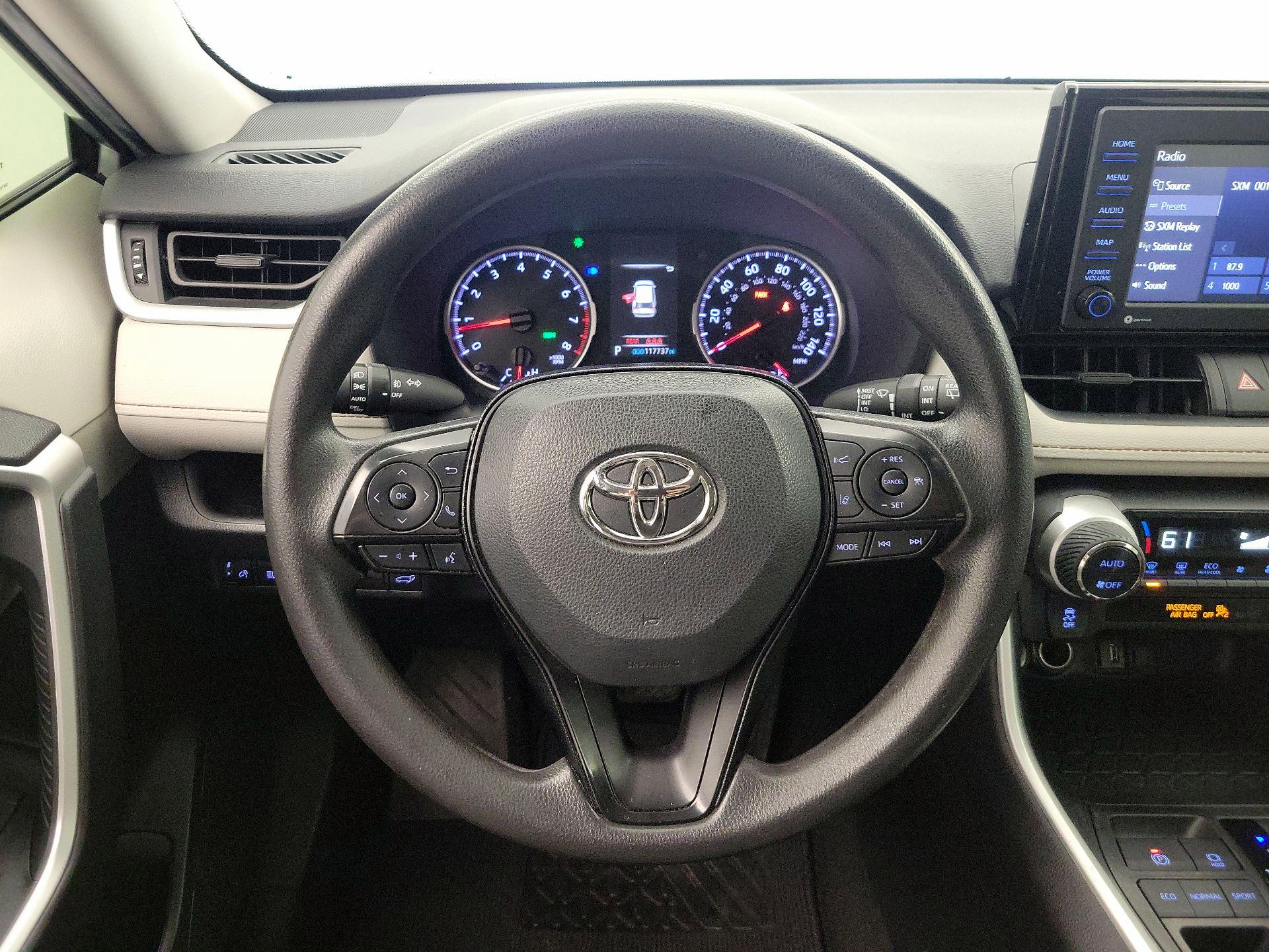 Thumbnail: 2020 Toyota RAV4 - 10