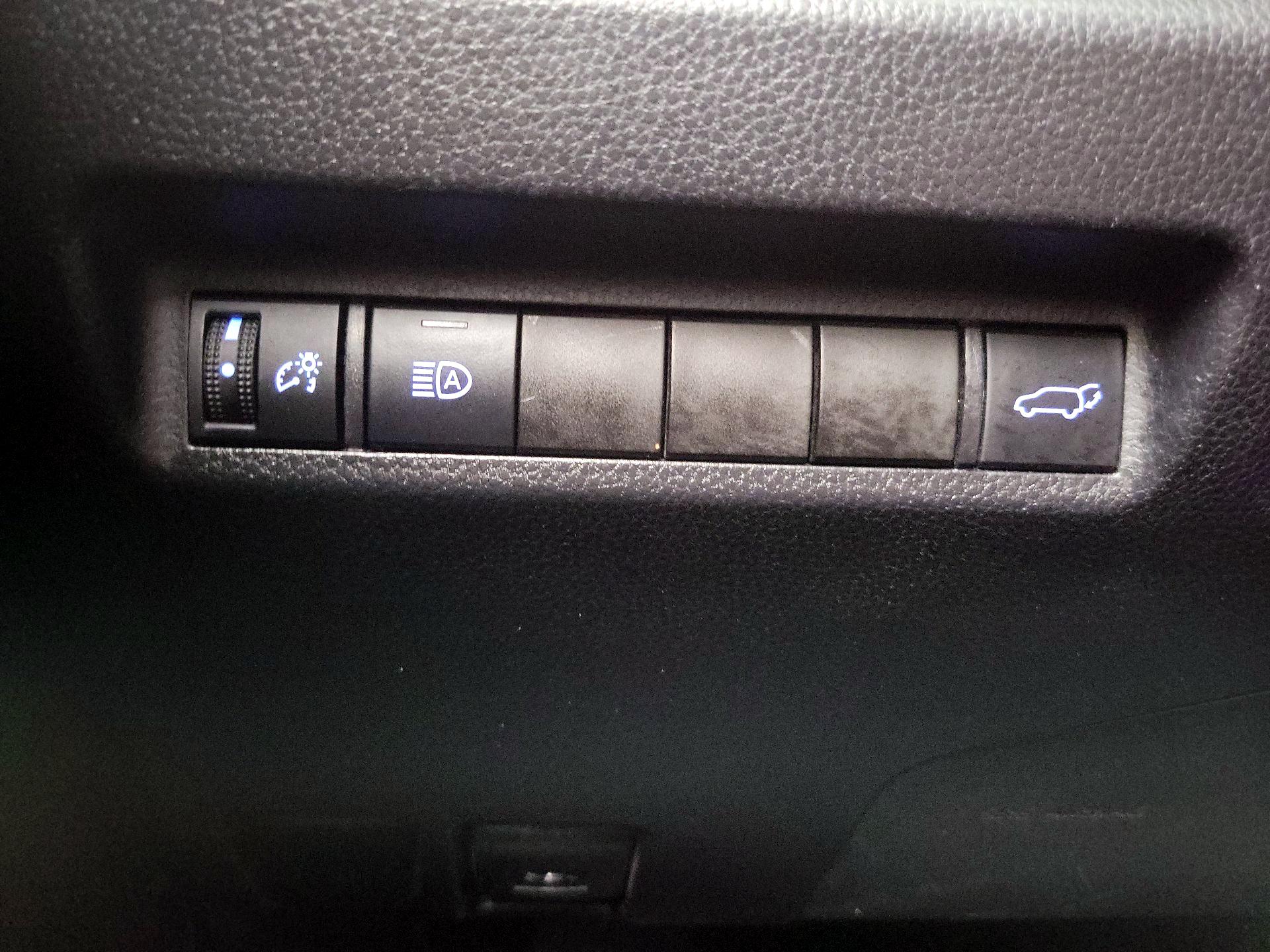 Thumbnail: 2020 Toyota RAV4 - 13