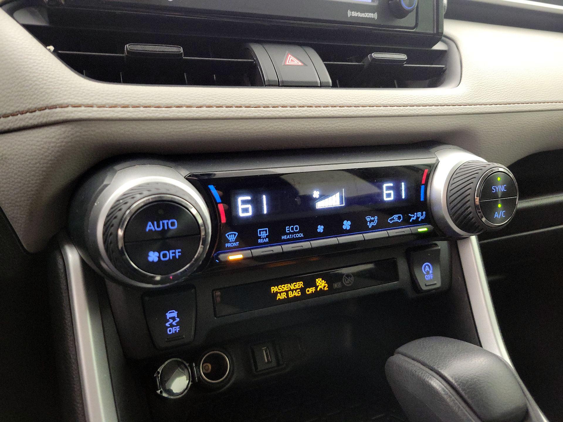 Thumbnail: 2020 Toyota RAV4 - 16