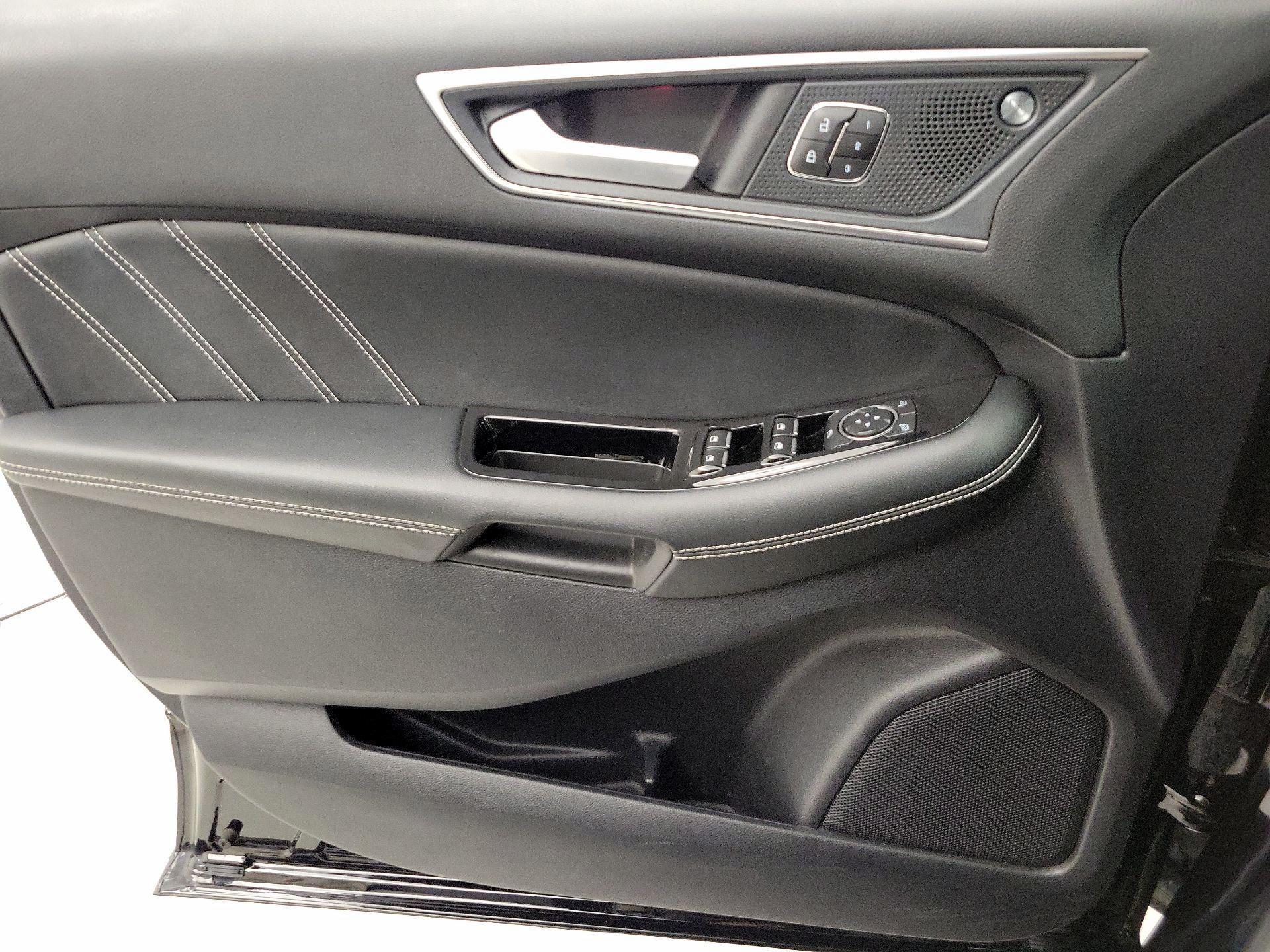 Thumbnail: 2019 Ford Edge - 12