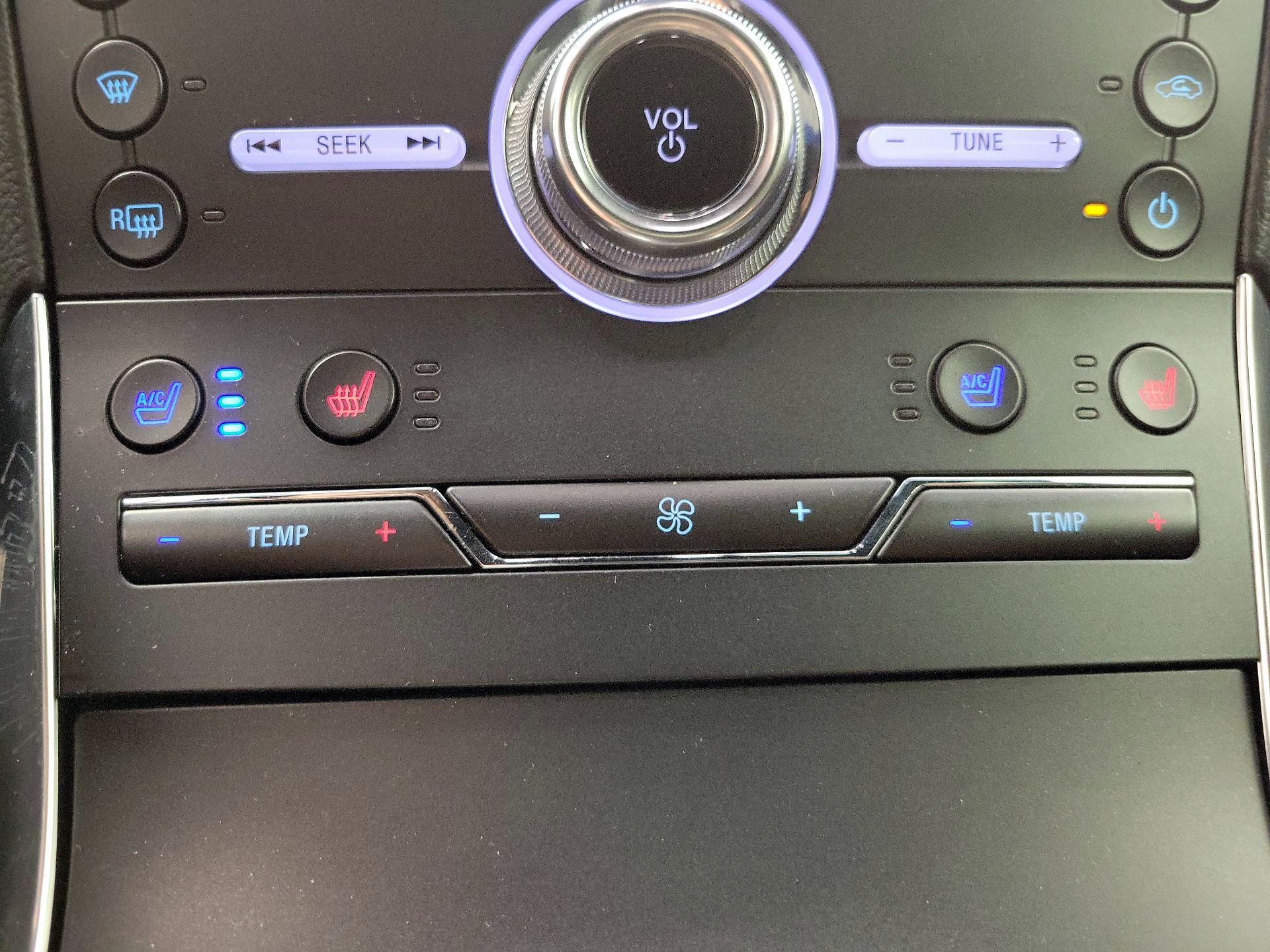 Thumbnail: 2019 Ford Edge - 17