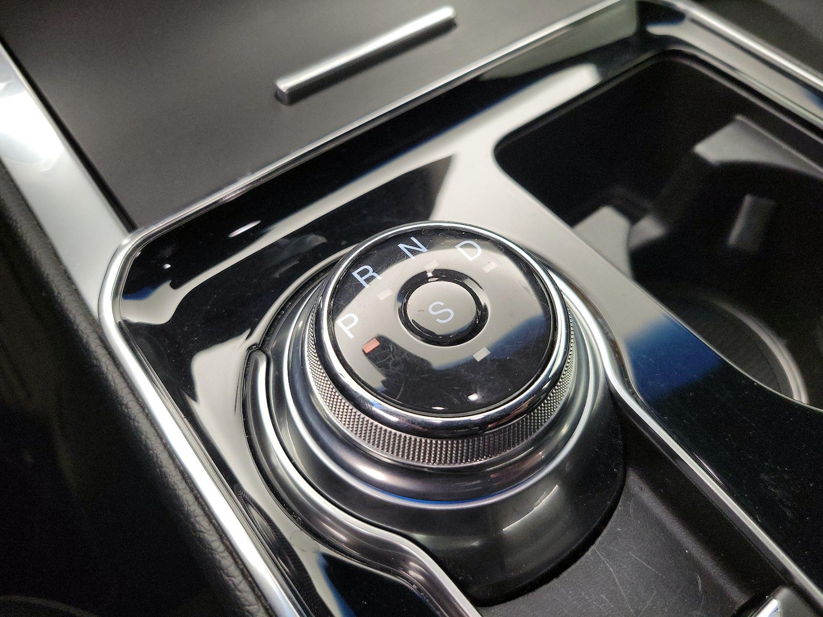 2019 Ford Edge ST - Photo 19