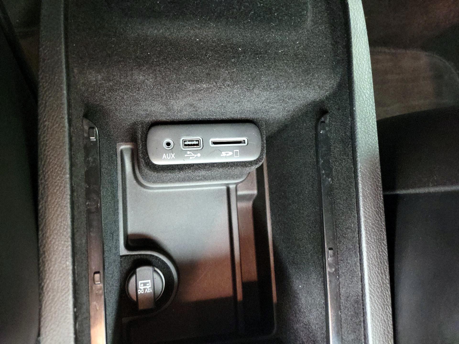 Thumbnail: 2015 Dodge Charger - 19