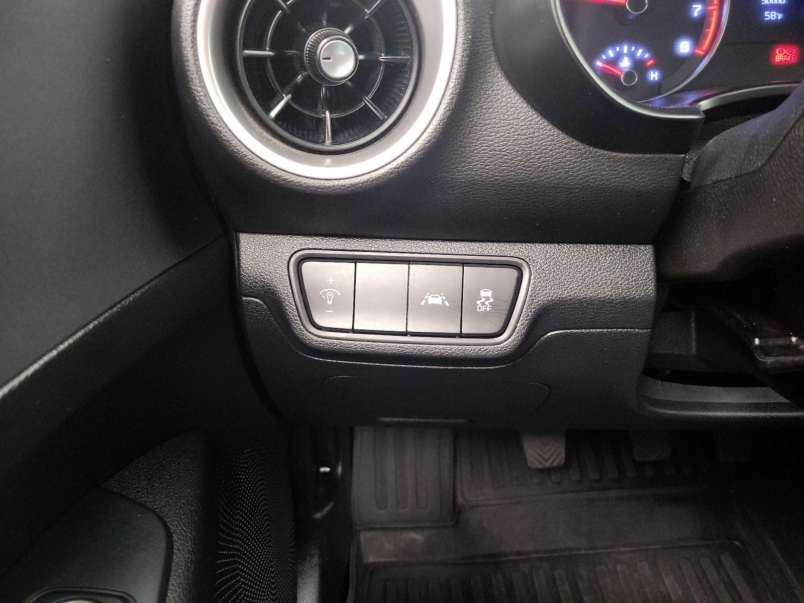 2021 Kia Forte FE - Photo 14