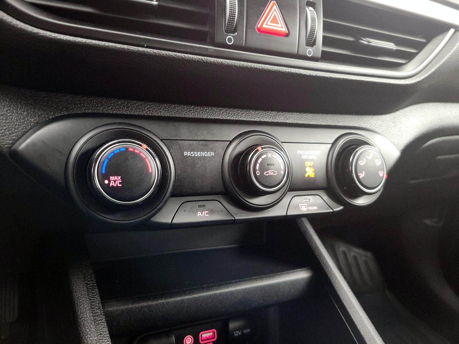 Thumbnail: 2021 Kia Forte - 16