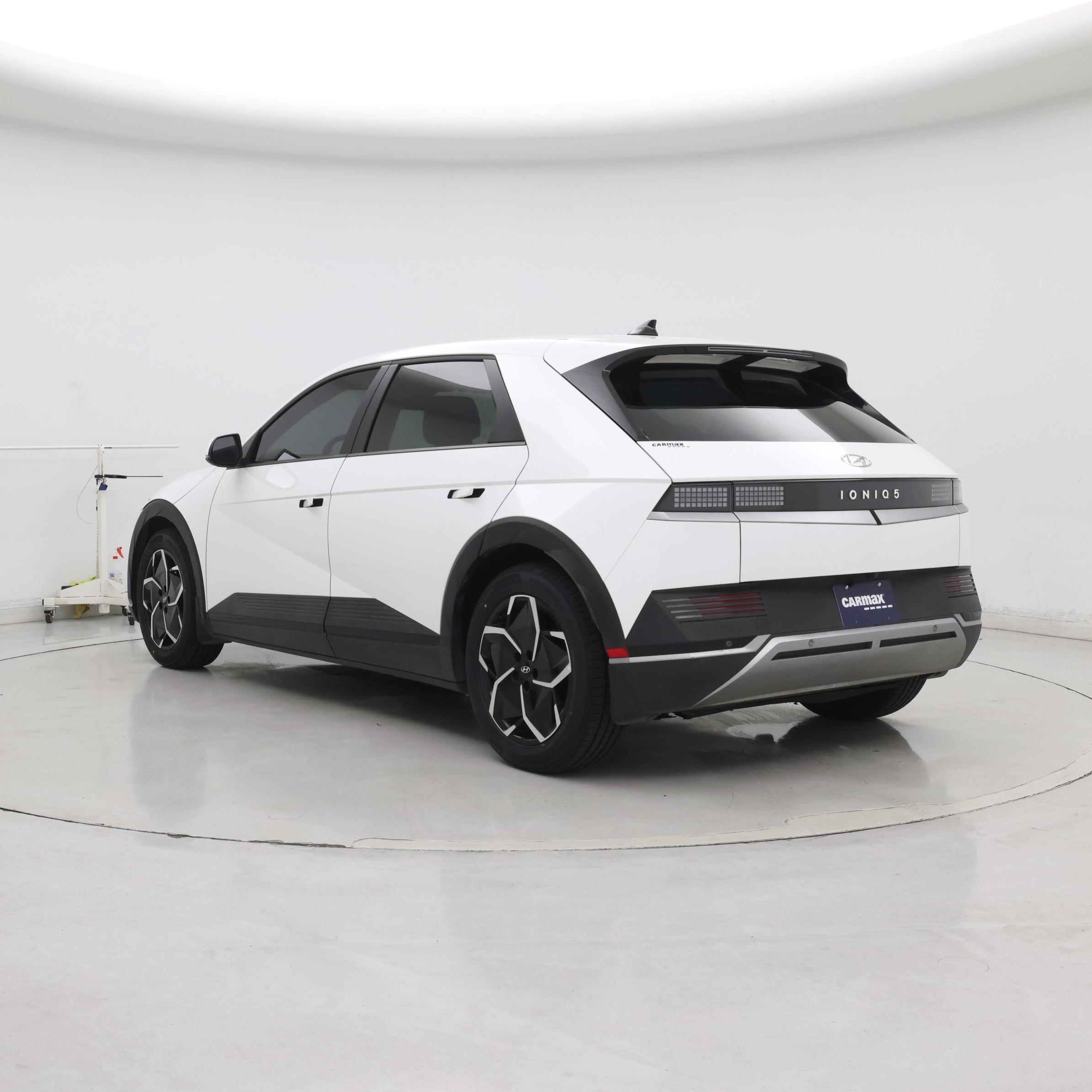 Thumbnail: 2022 Hyundai Ioniq 5 - 2