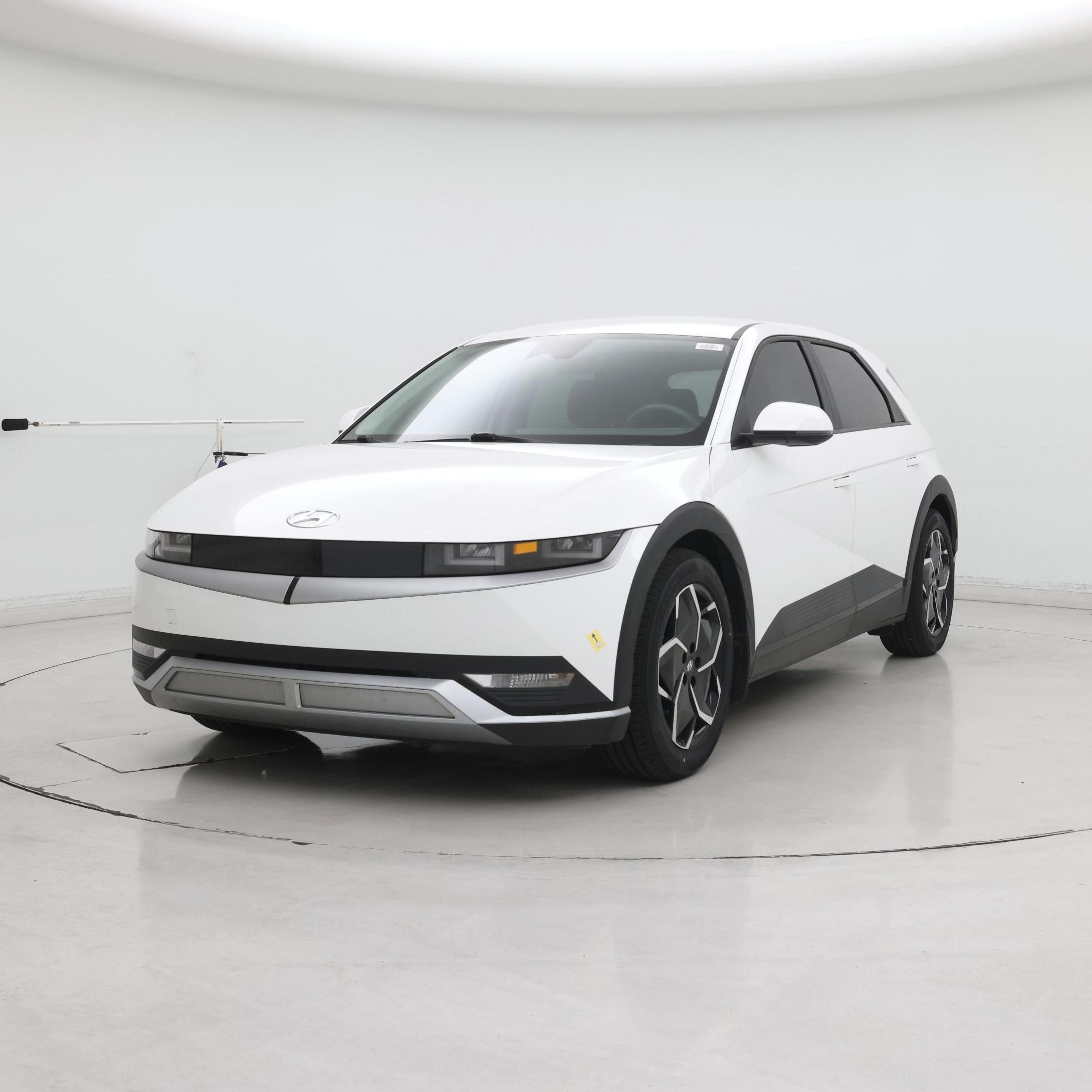 Thumbnail: 2022 Hyundai Ioniq 5 - 4