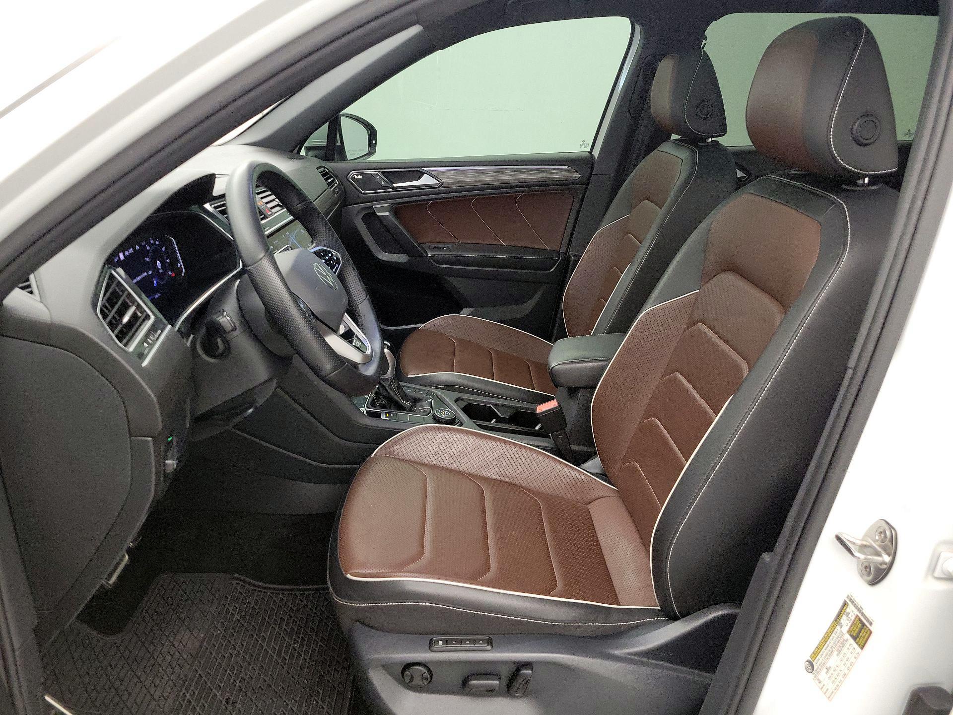 Thumbnail: 2022 Volkswagen Tiguan - 11