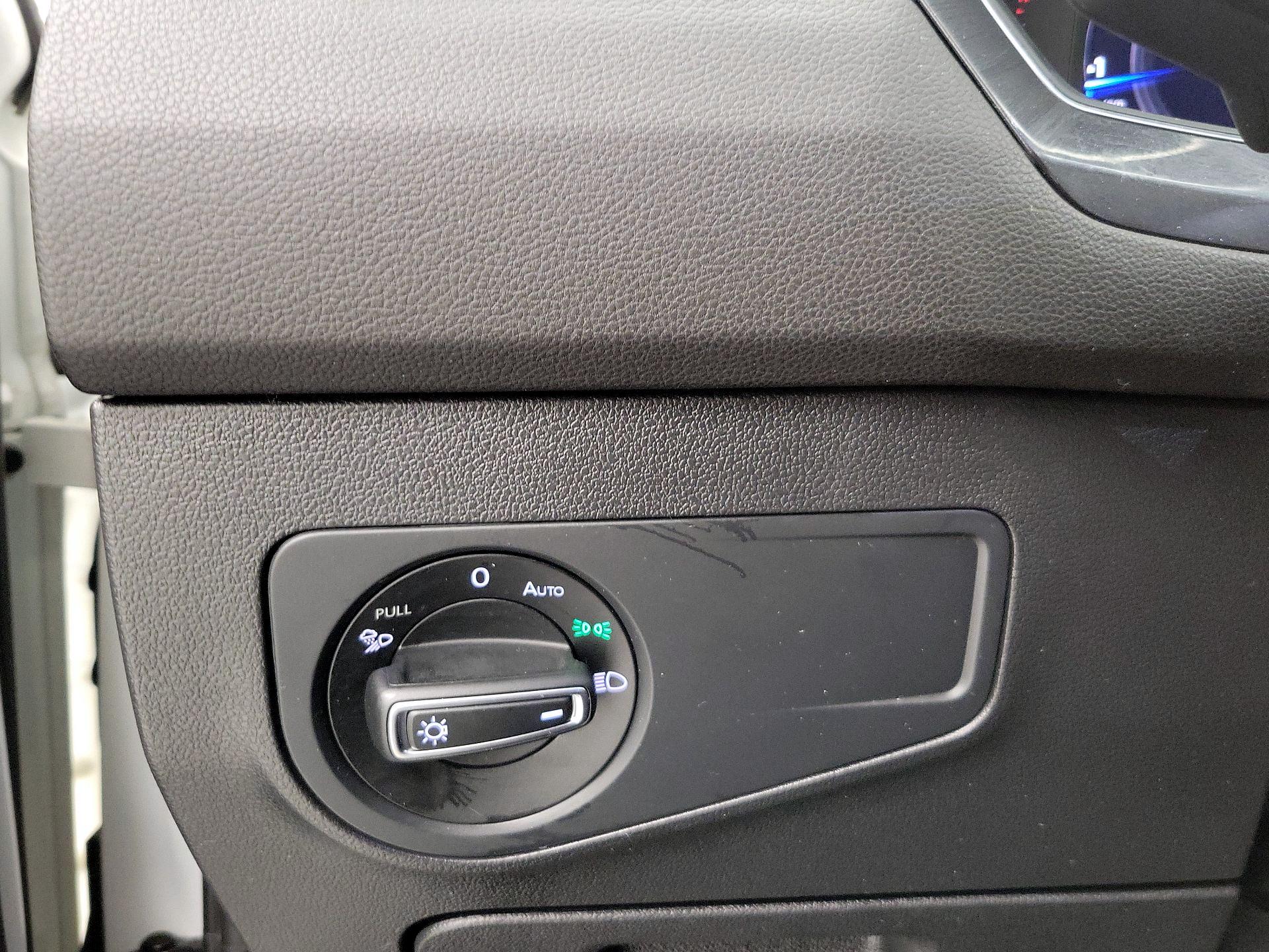 Thumbnail: 2022 Volkswagen Tiguan - 13