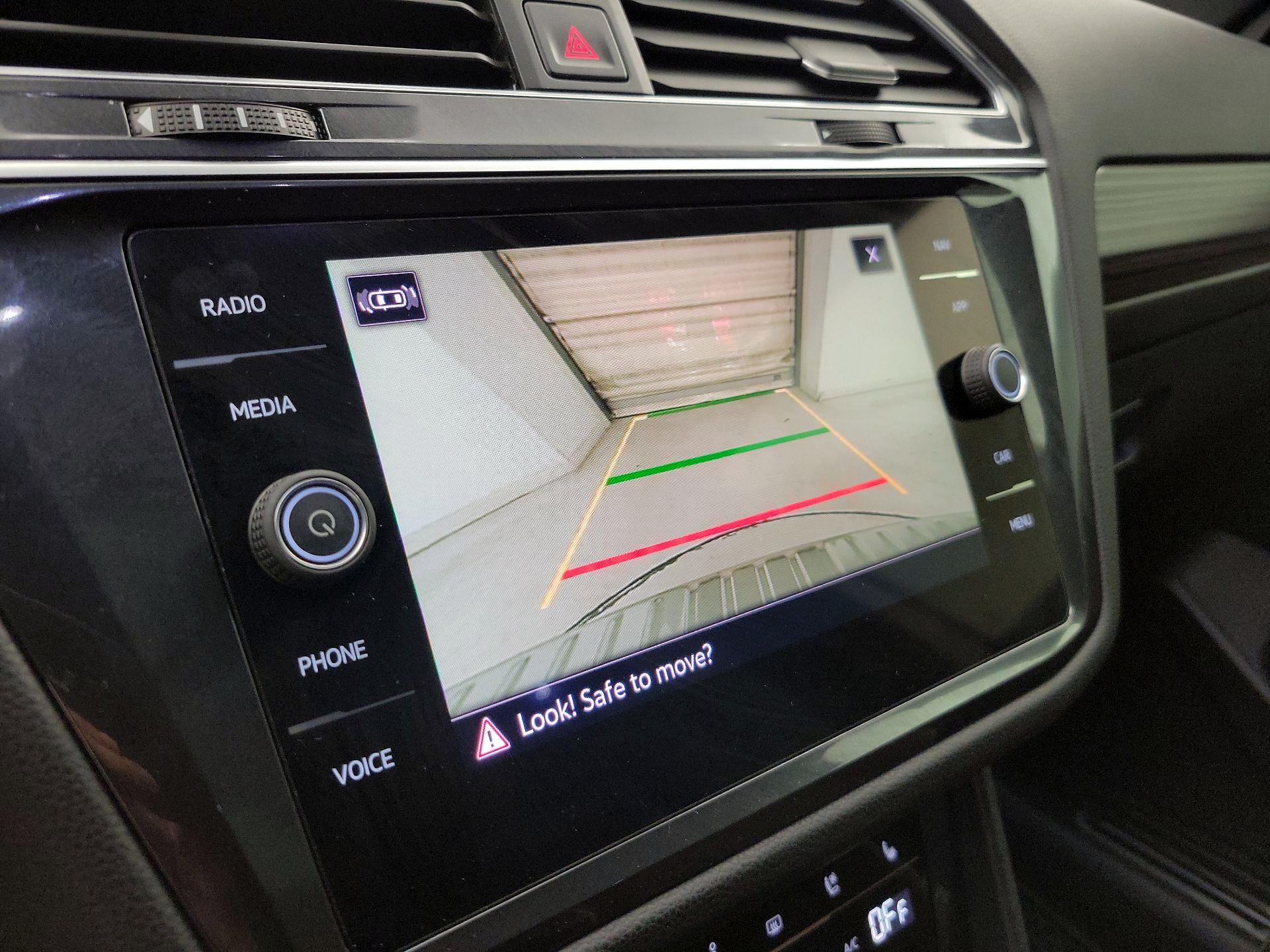 Thumbnail: 2022 Volkswagen Tiguan - 15