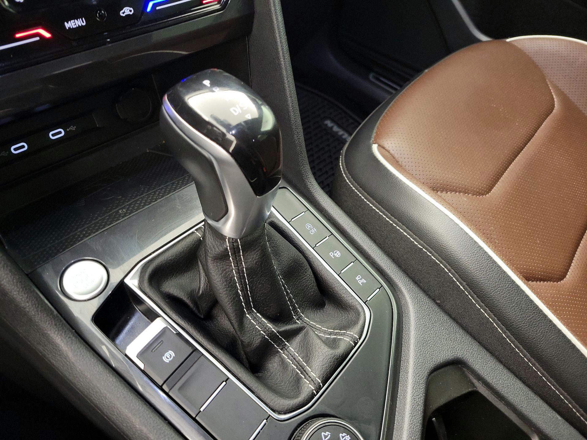 Thumbnail: 2022 Volkswagen Tiguan - 18